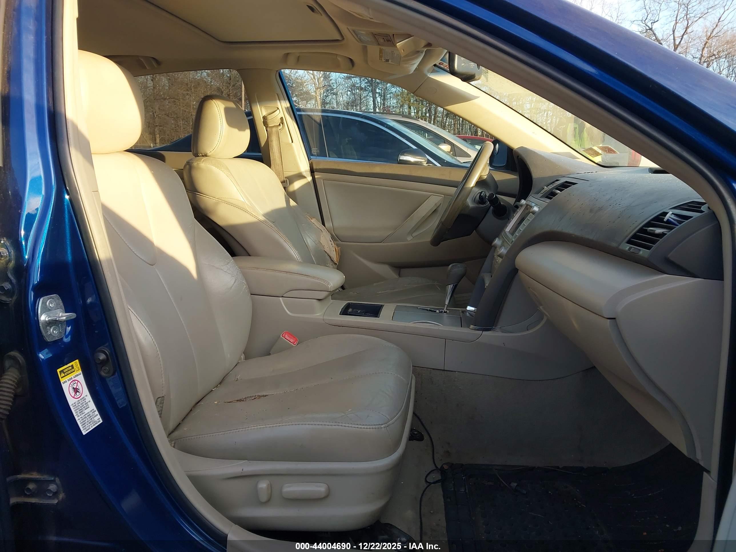TOYOTA CAMRY image 5