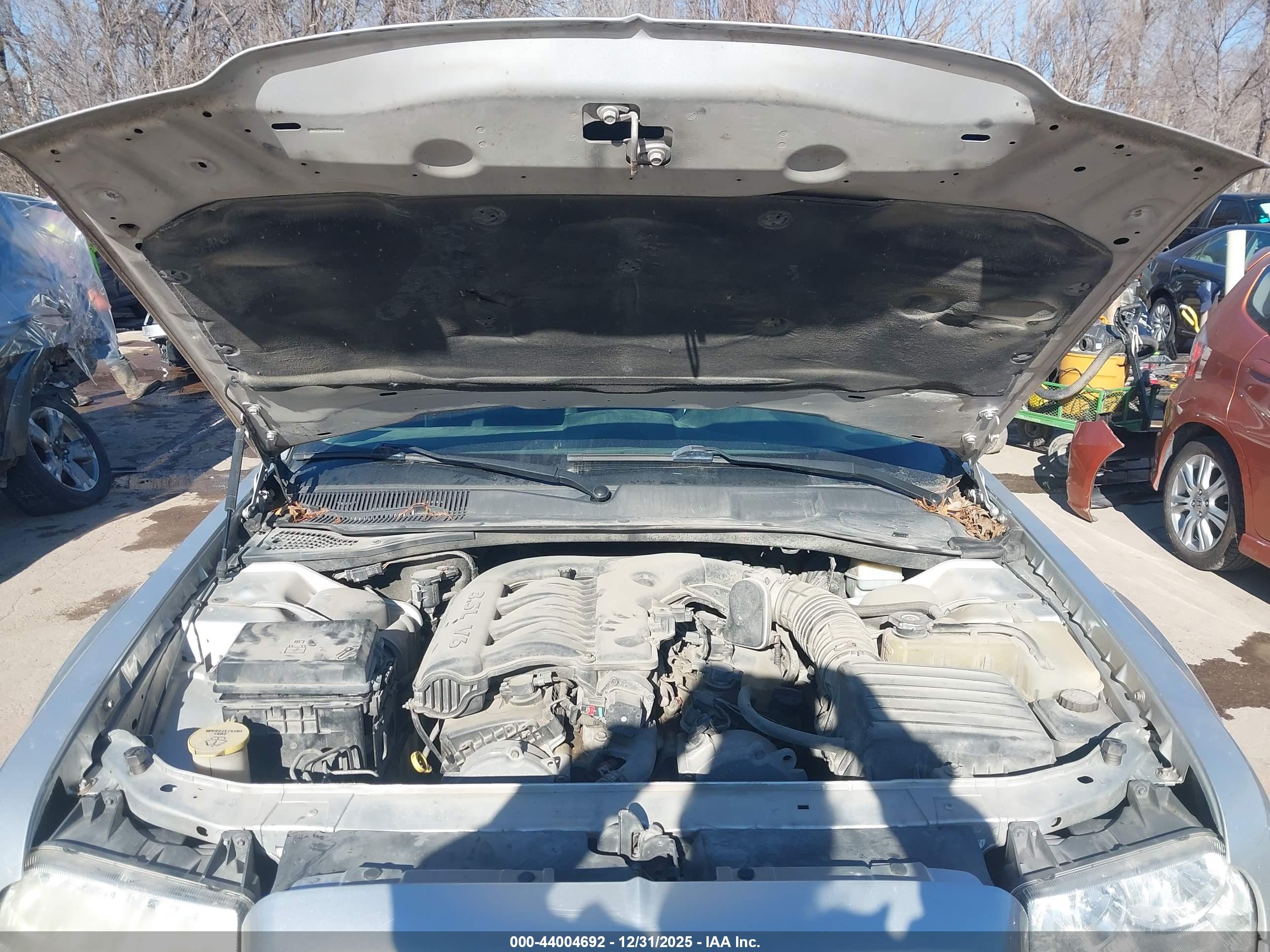 CHRYSLER 300 image 10