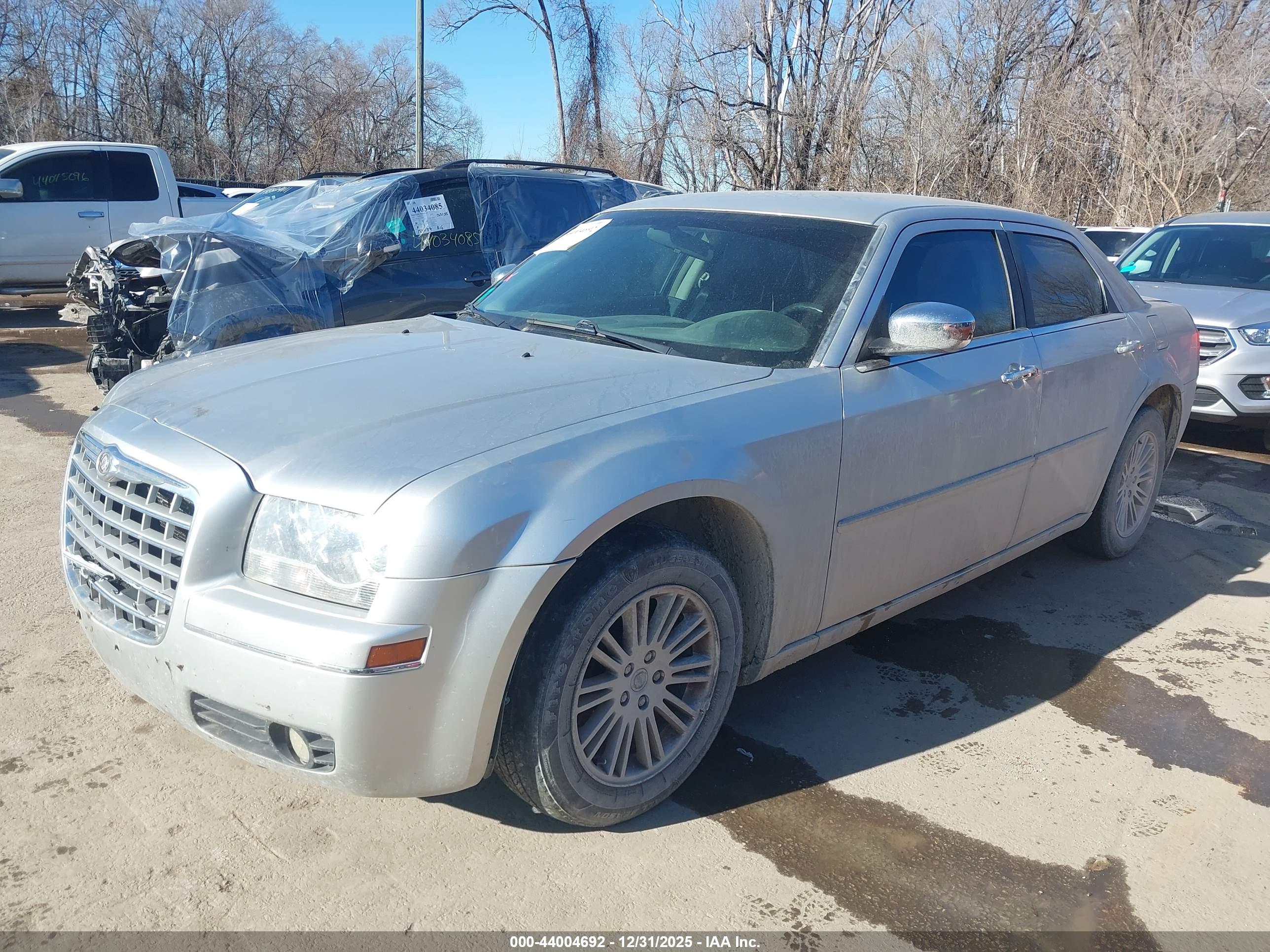 CHRYSLER 300 image 2