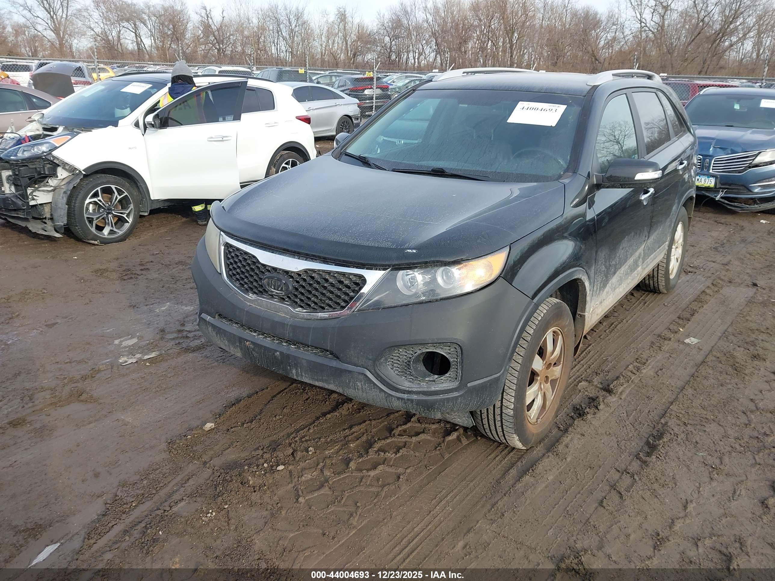 KIA SORENTO image 2