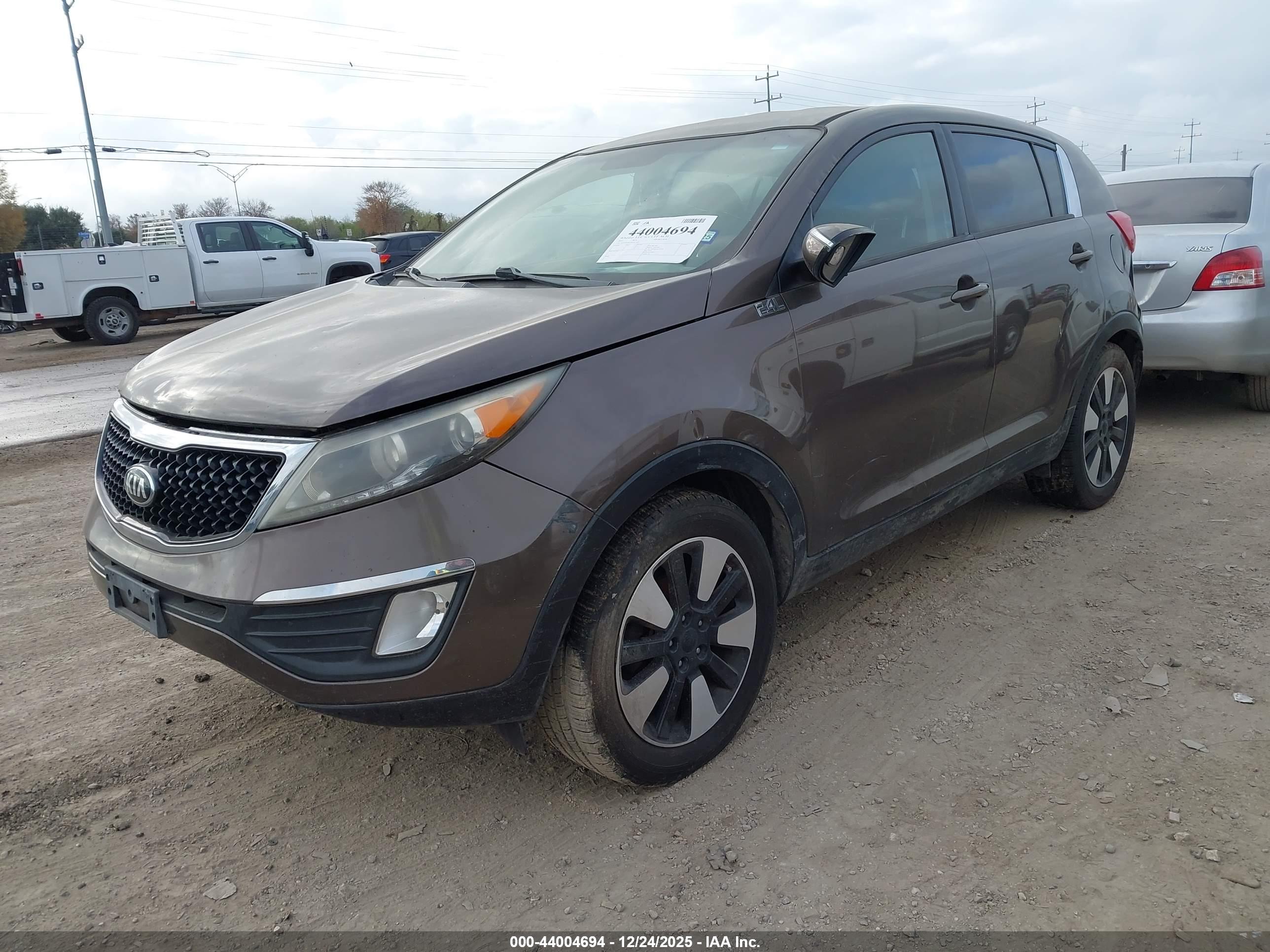 KIA SPORTAGE image 2