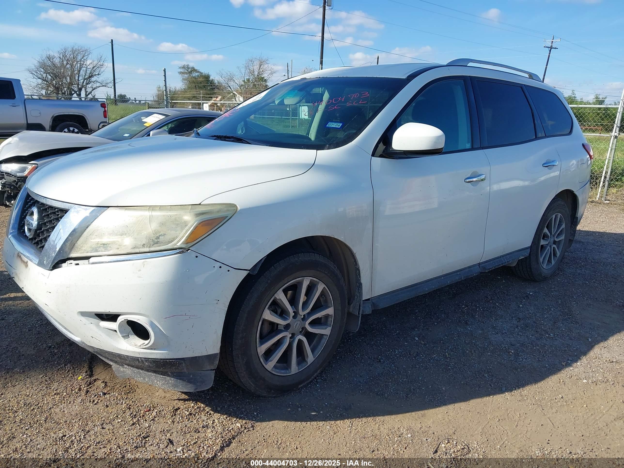 NISSAN PATHFINDER image 2