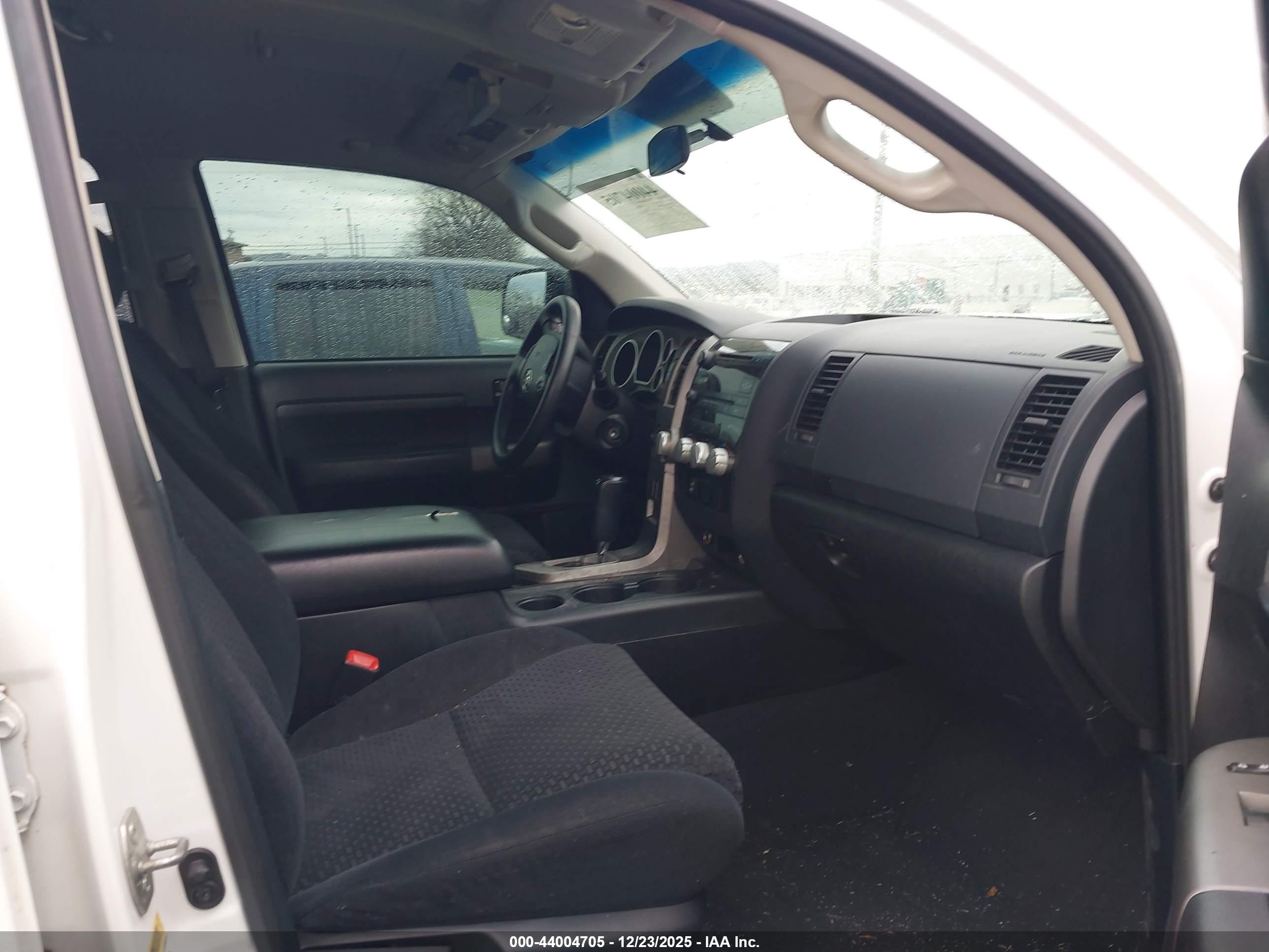 TOYOTA TUNDRA image 5