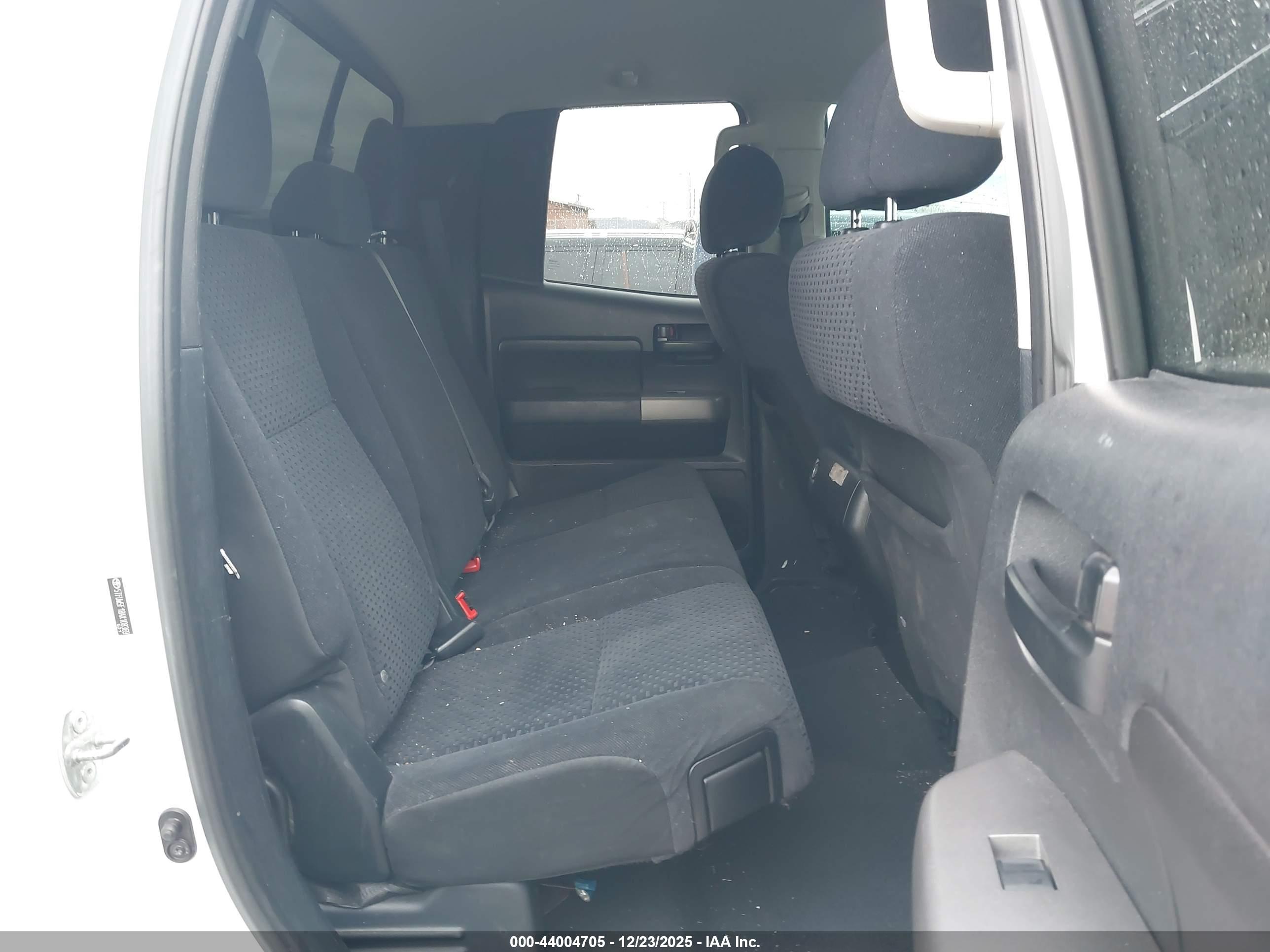 TOYOTA TUNDRA image 8