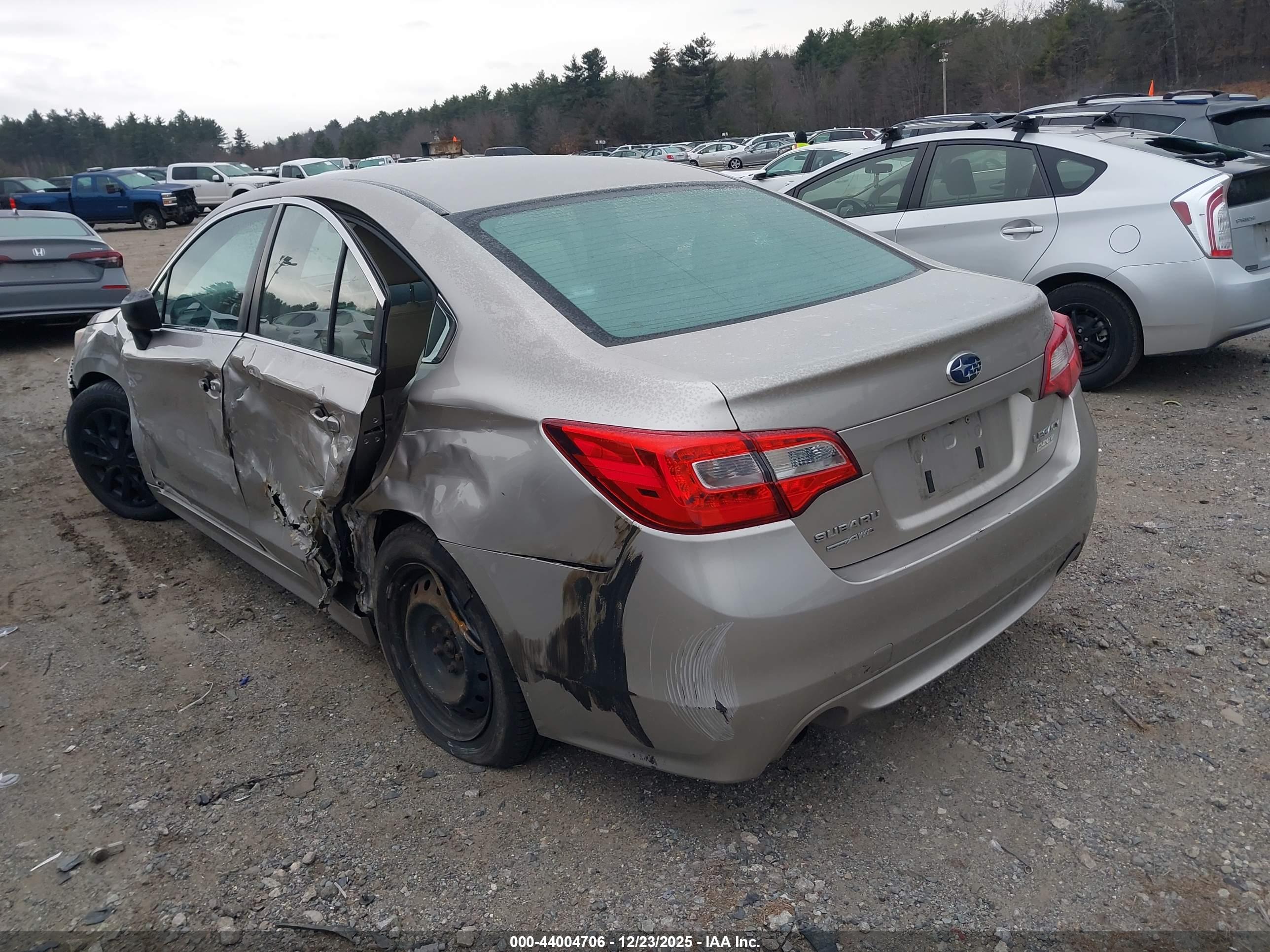 SUBARU LEGACY image 3