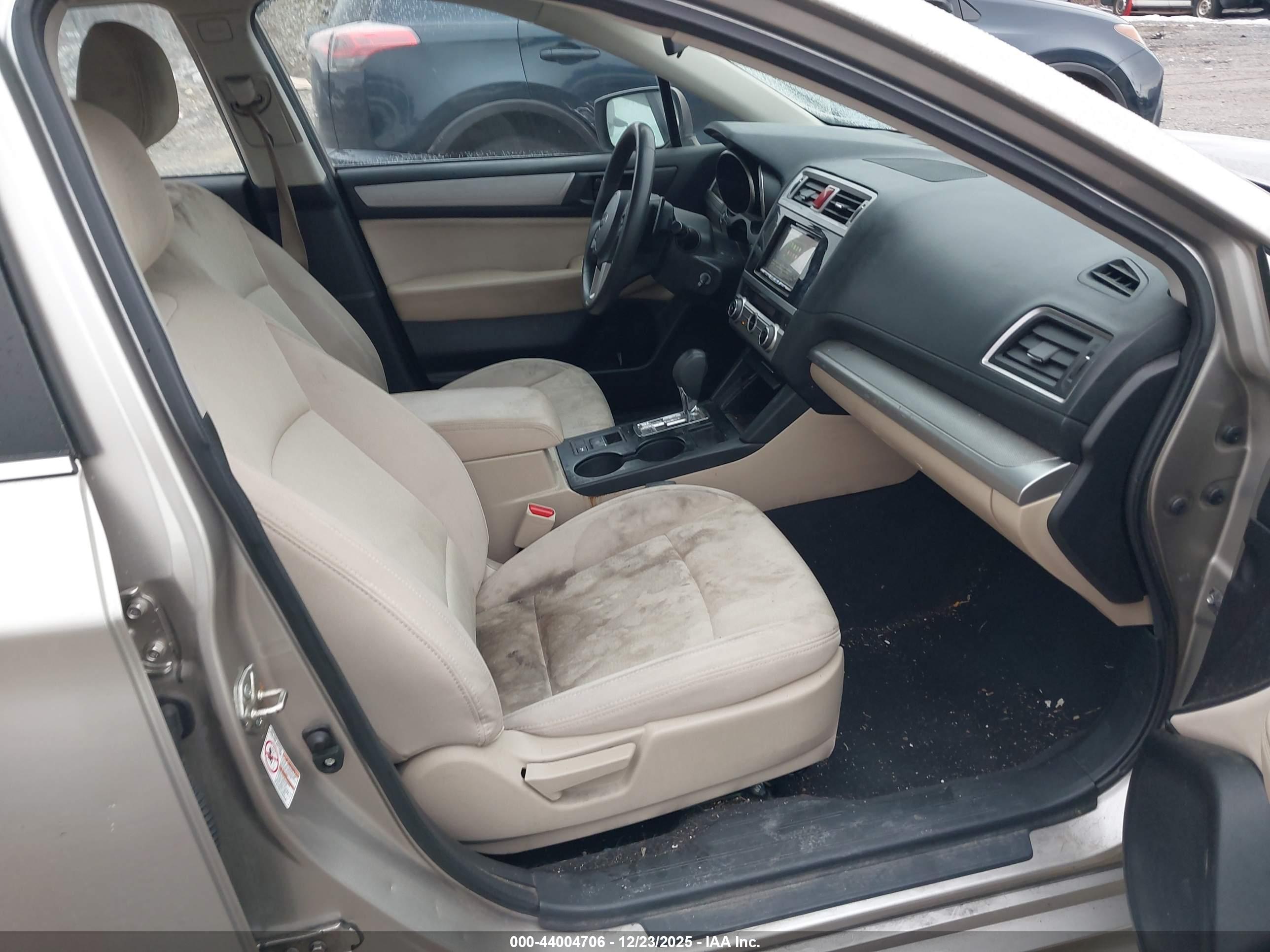 SUBARU LEGACY image 5