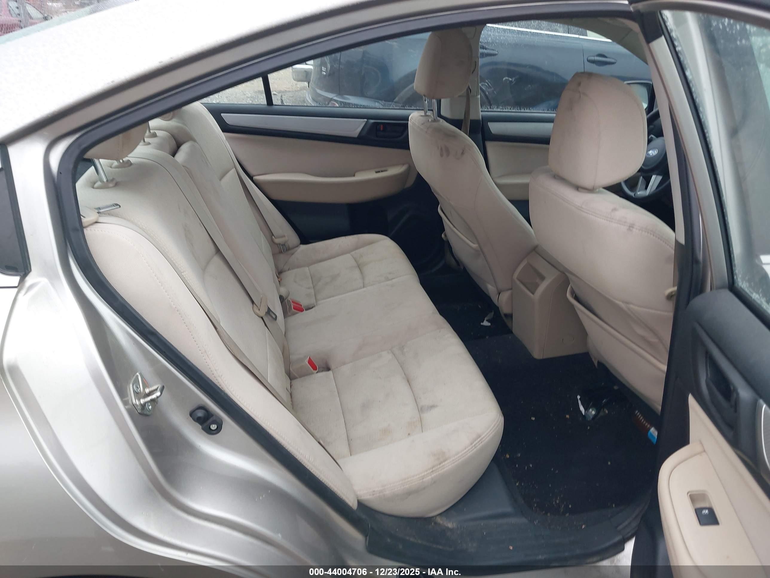 SUBARU LEGACY image 8