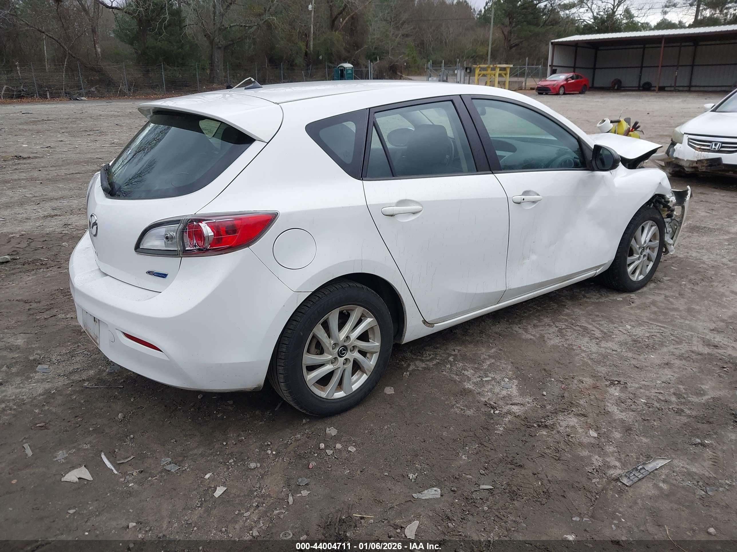 MAZDA MAZDA3 image 4