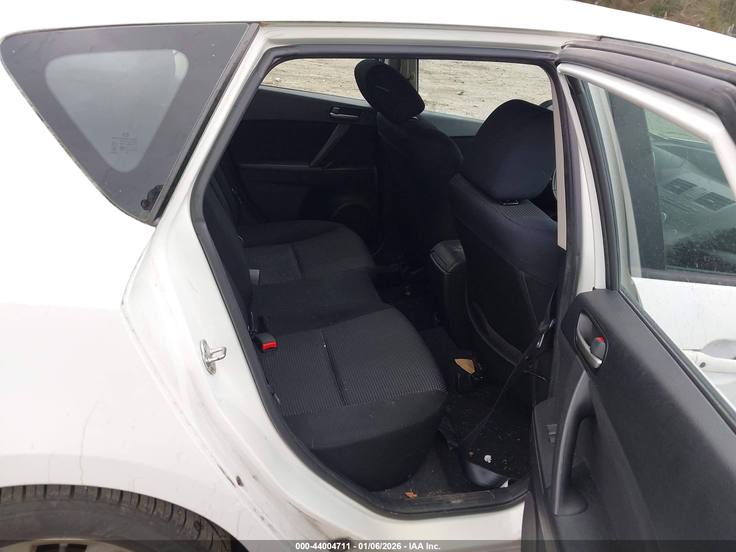 MAZDA MAZDA3 image 8