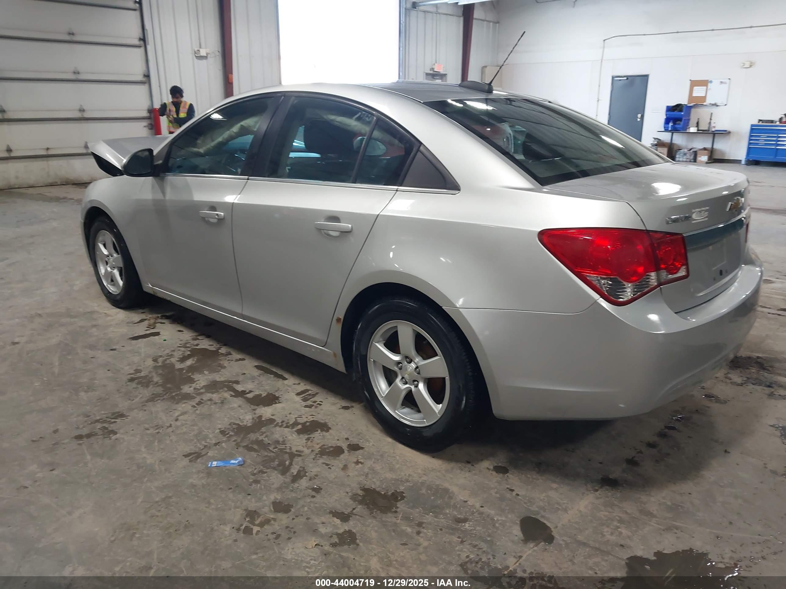 CHEVROLET CRUZE image 3