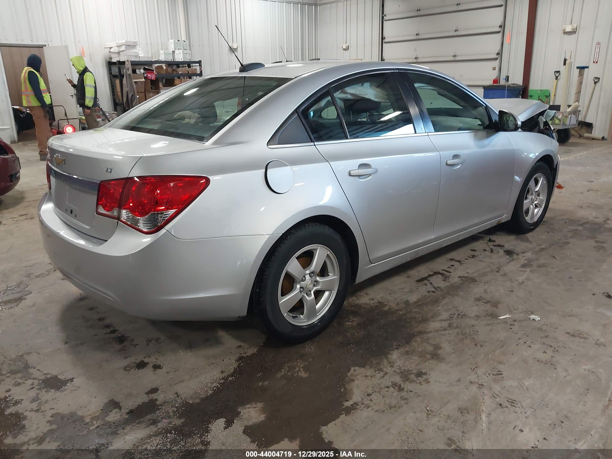 CHEVROLET CRUZE image 4