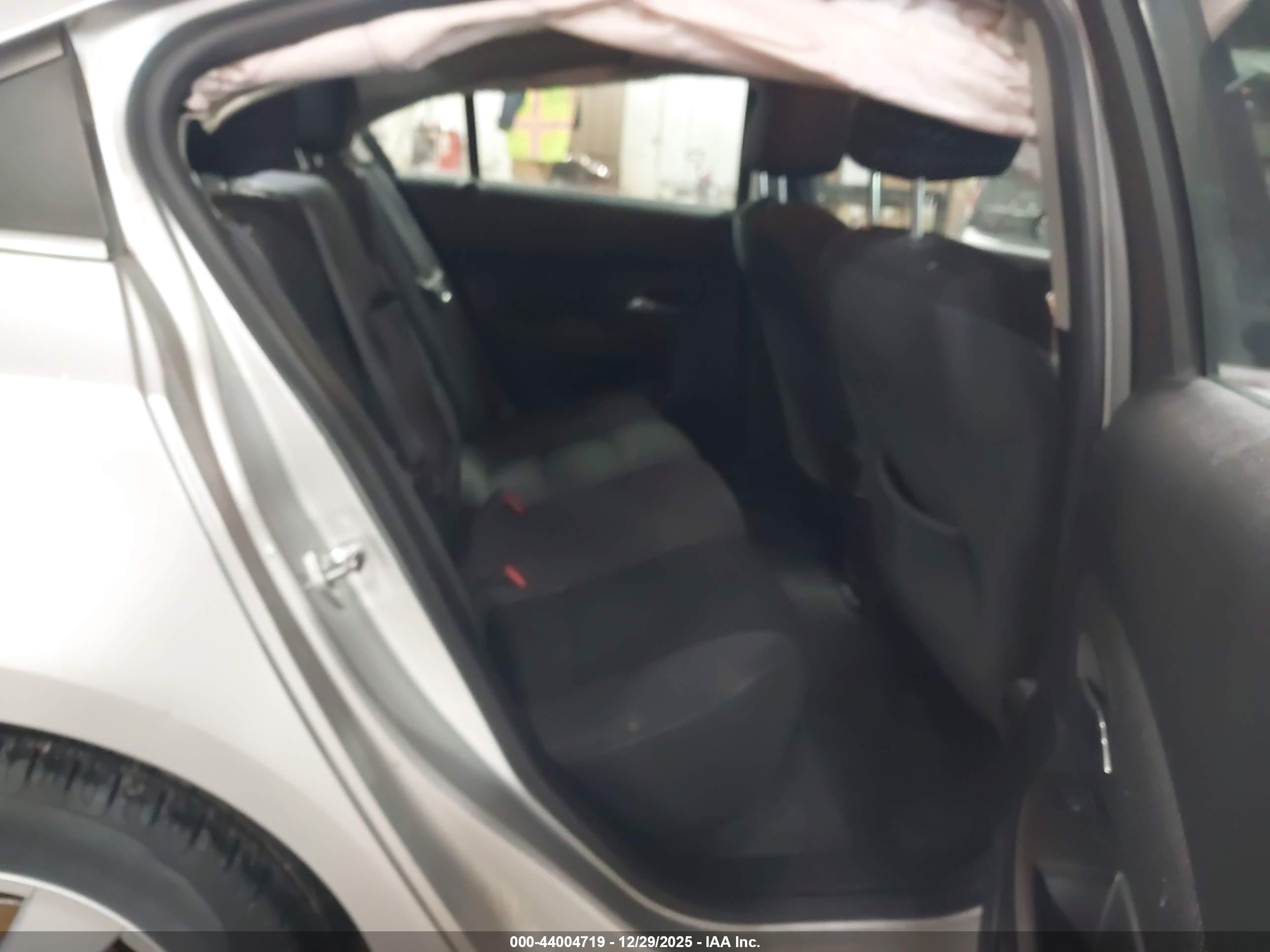 CHEVROLET CRUZE image 8