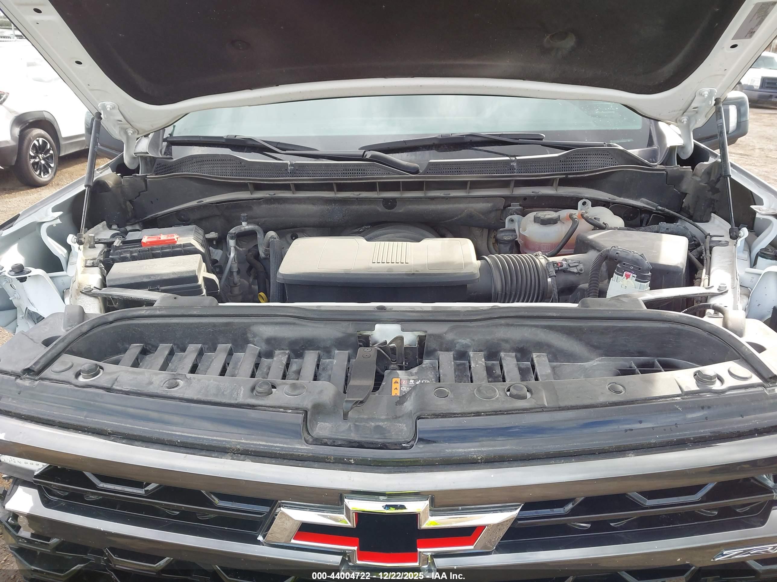 CHEVROLET SILVERADO image 10