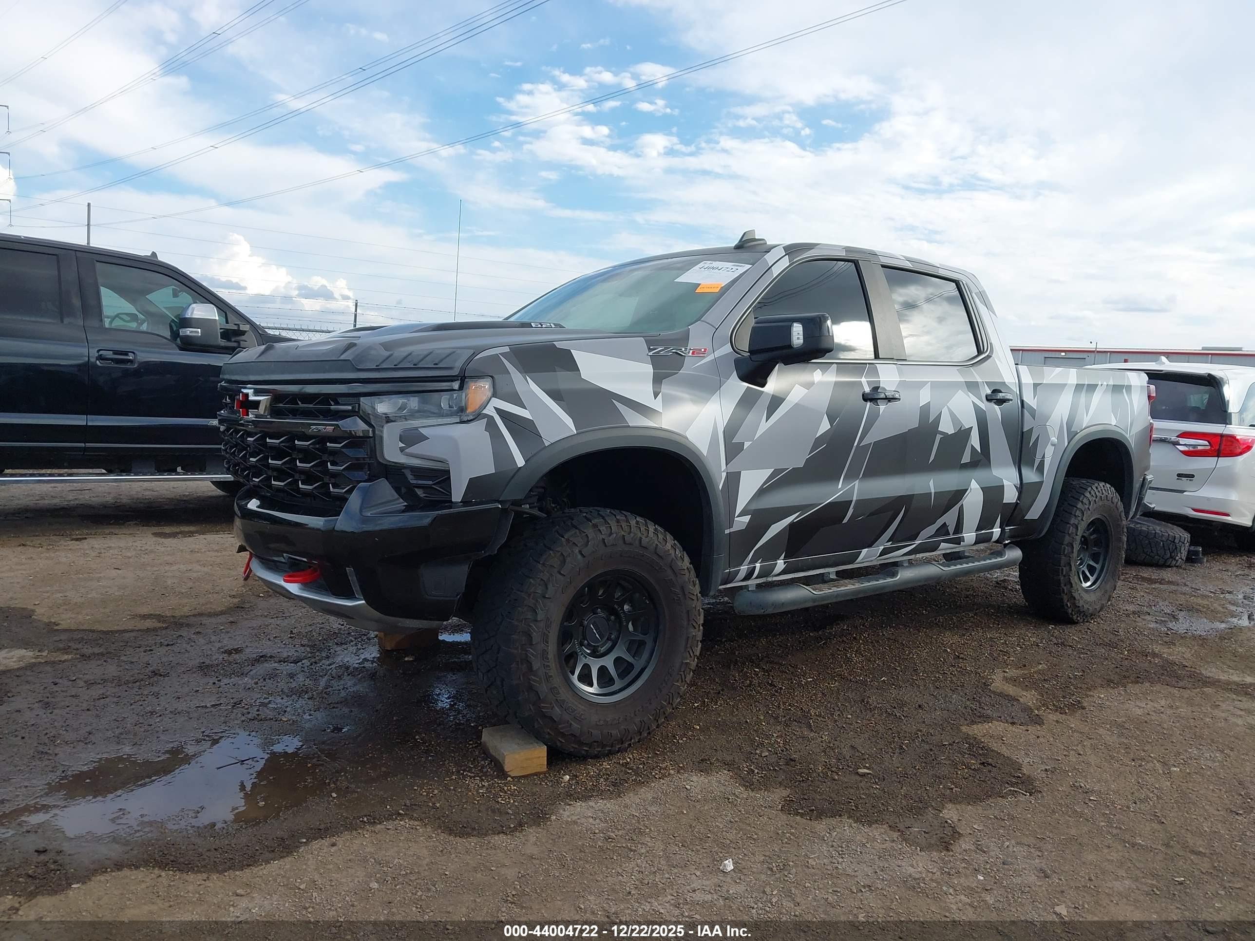 CHEVROLET SILVERADO image 2