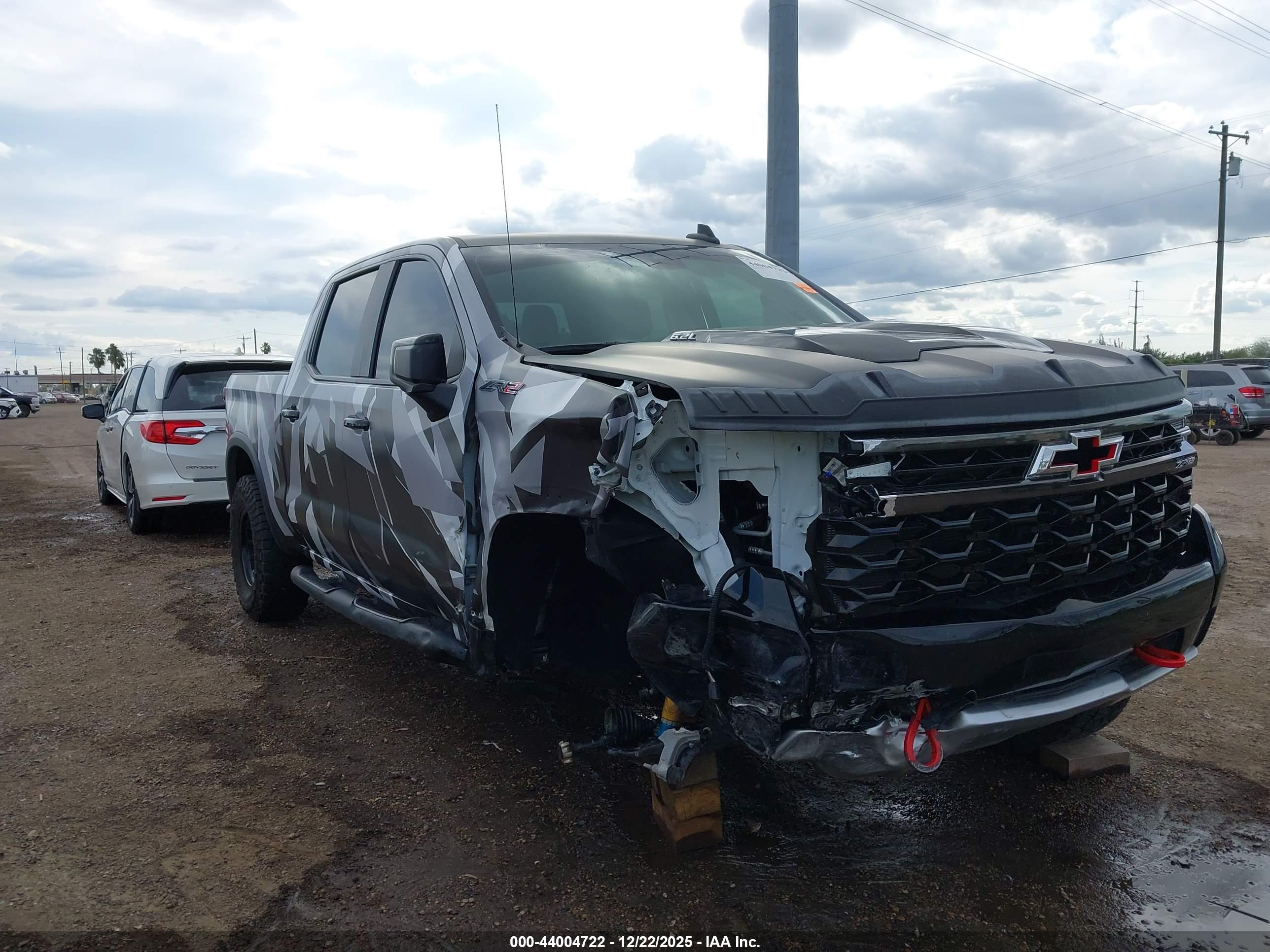 CHEVROLET SILVERADO image 6