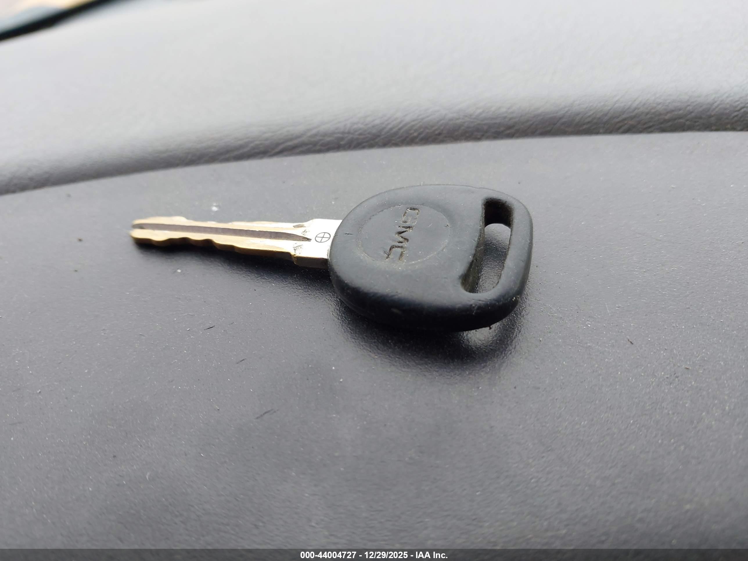 GMC SAVANA image 11