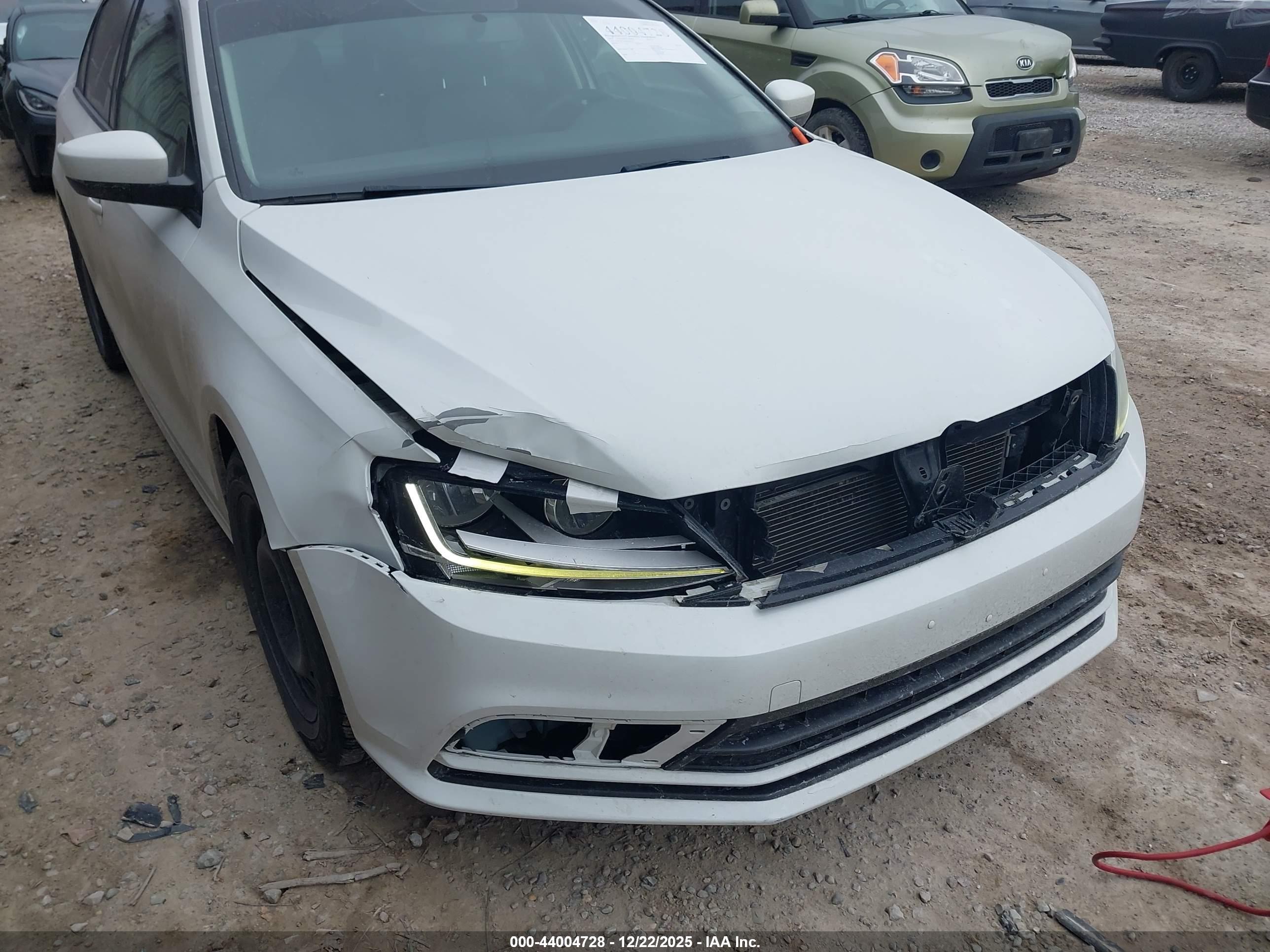 VOLKSWAGEN JETTA image 6