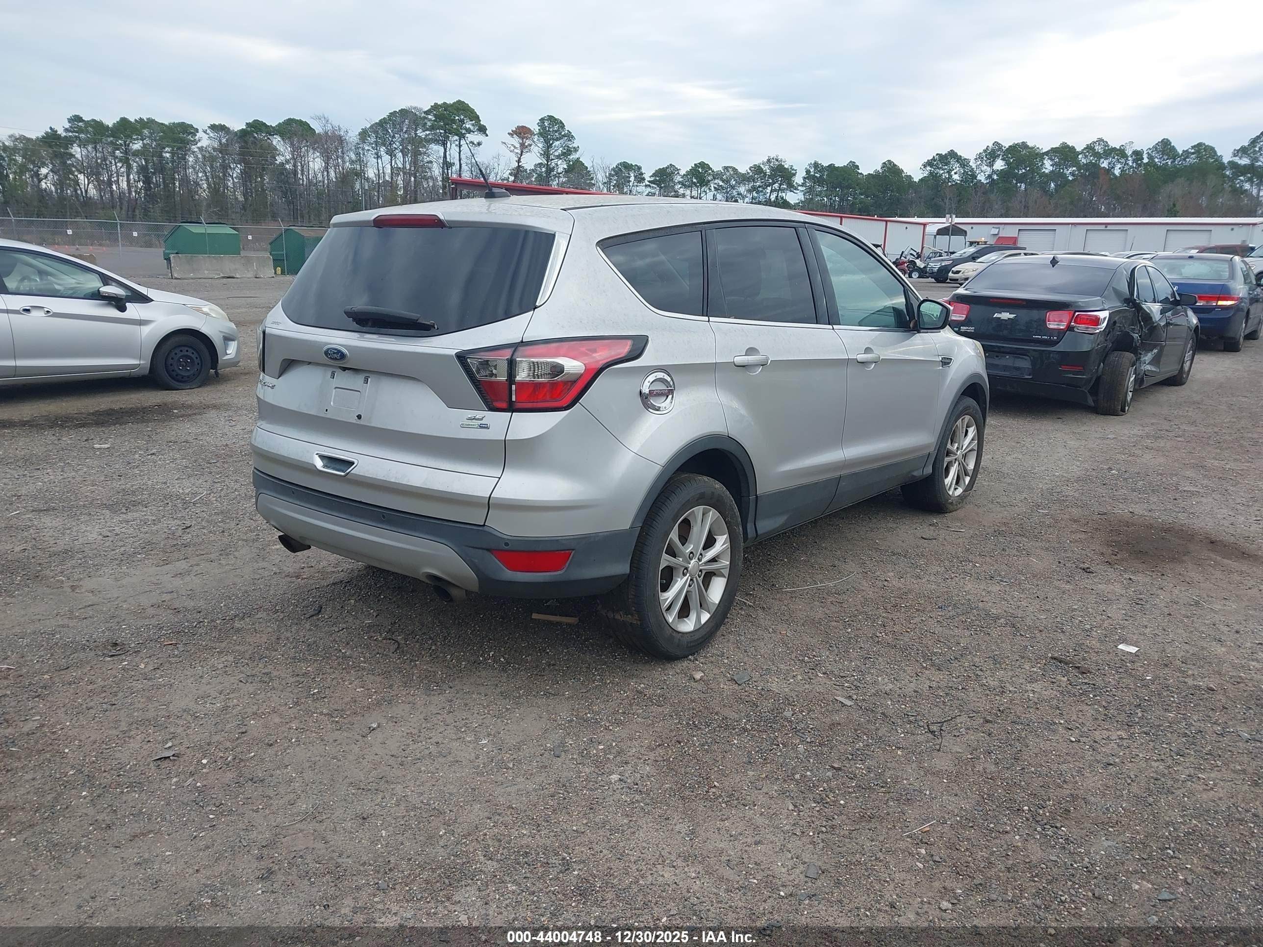 FORD ESCAPE image 4