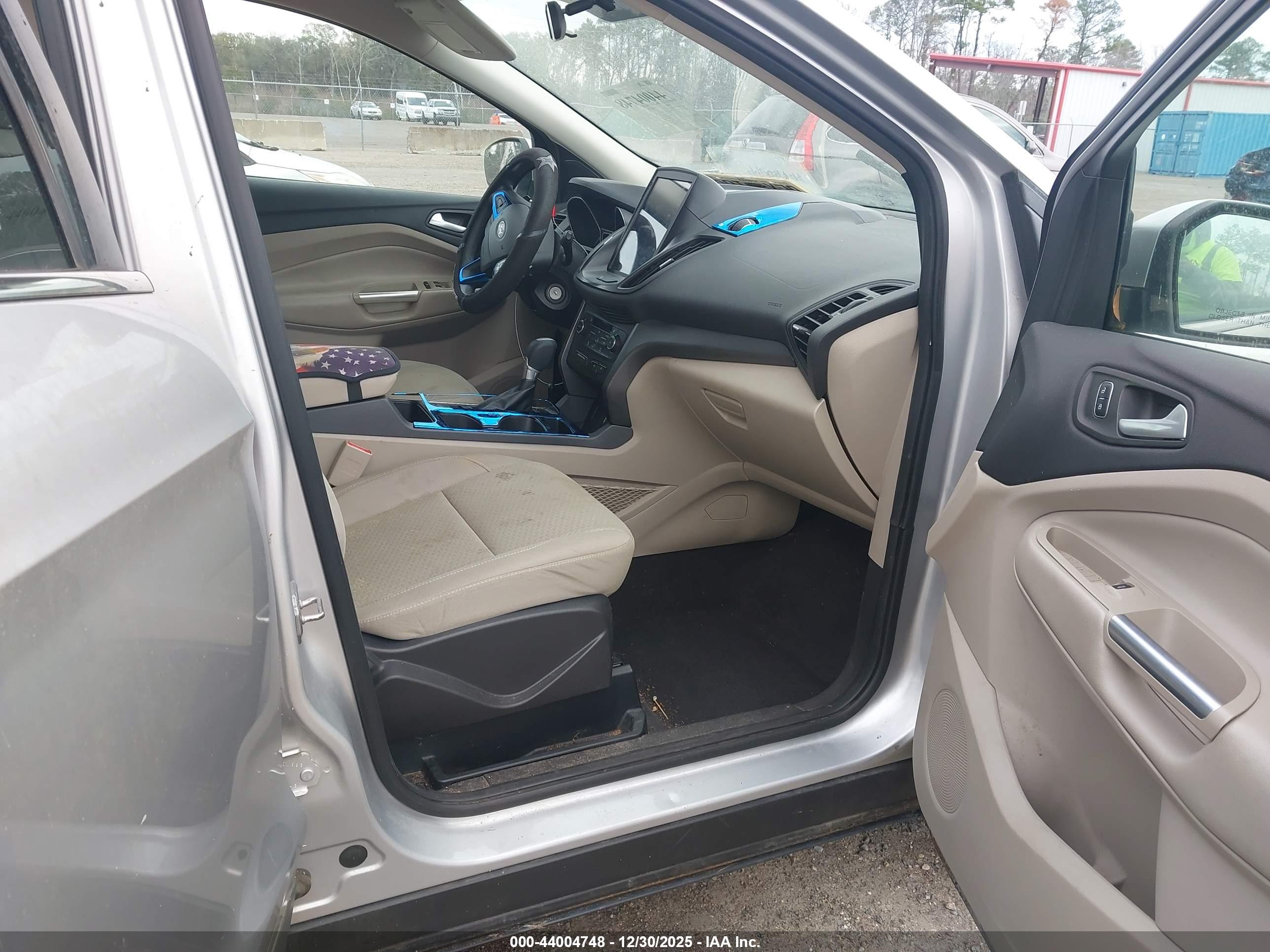 FORD ESCAPE image 5