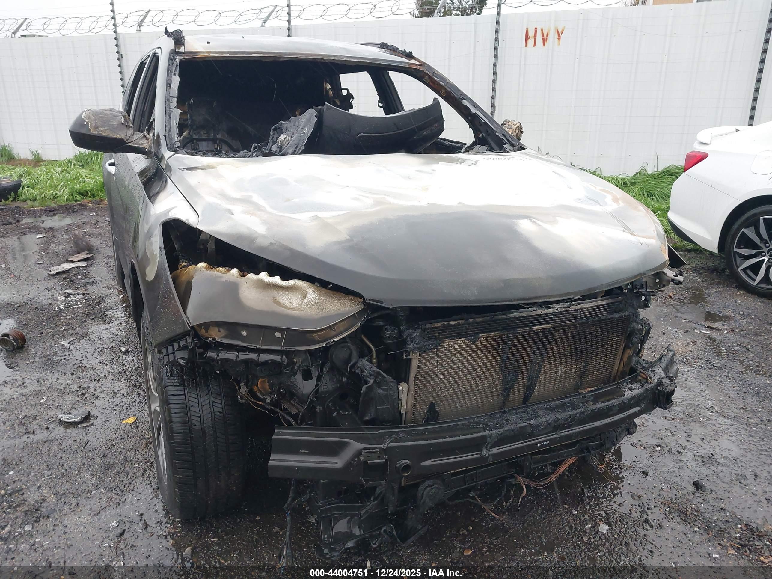 HYUNDAI SANTA image 6