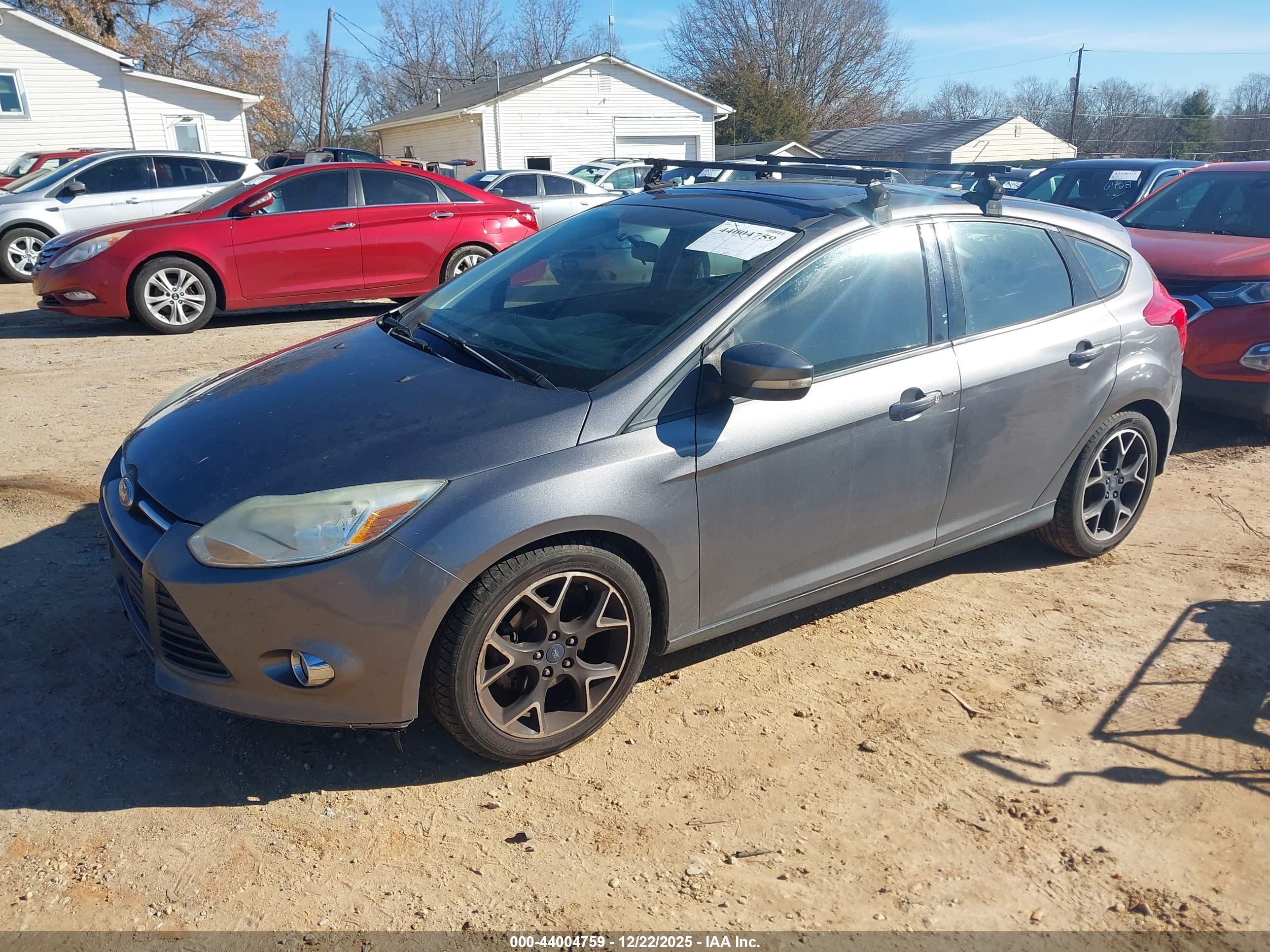 FORD FOCUS image 2