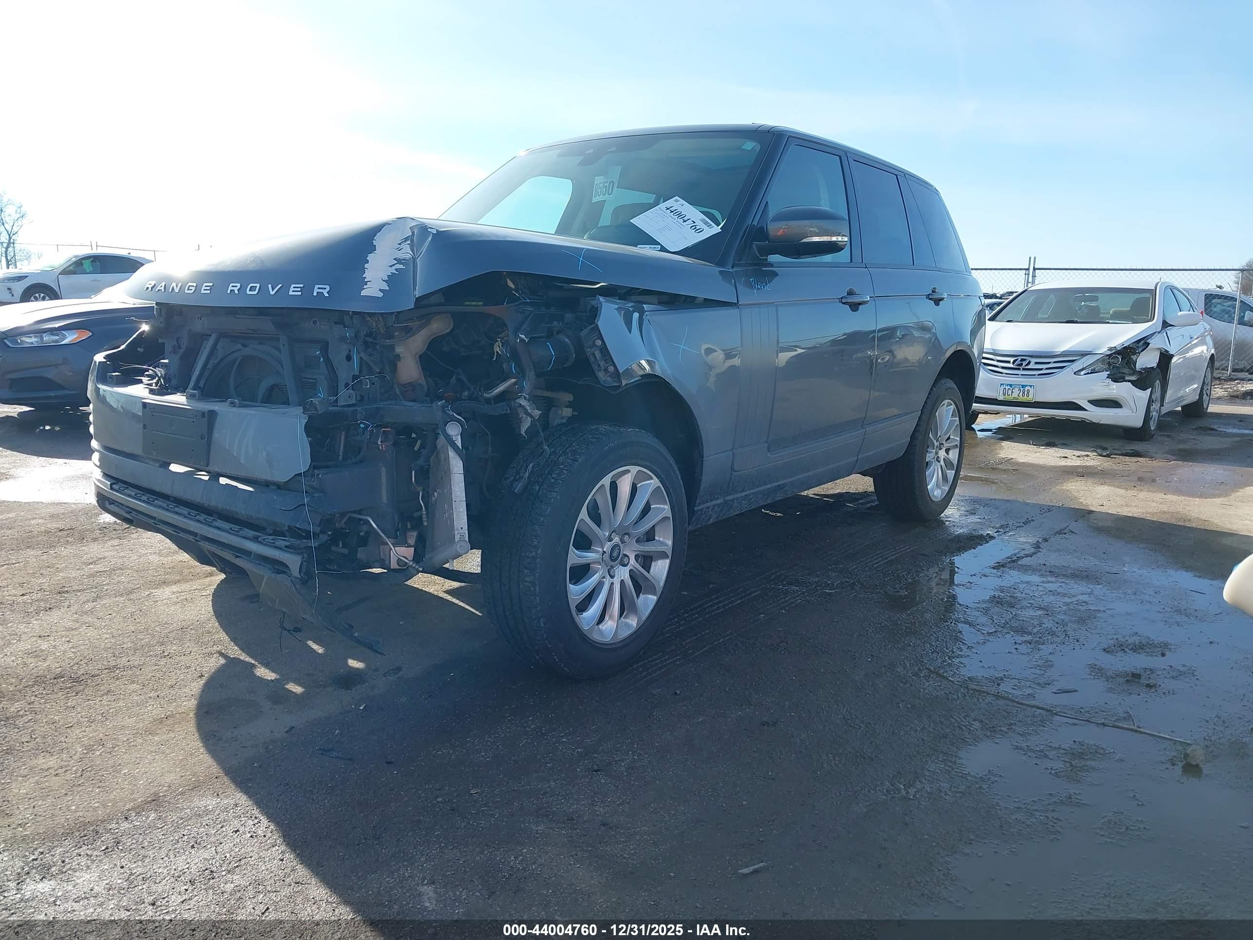 LAND ROVER image 2