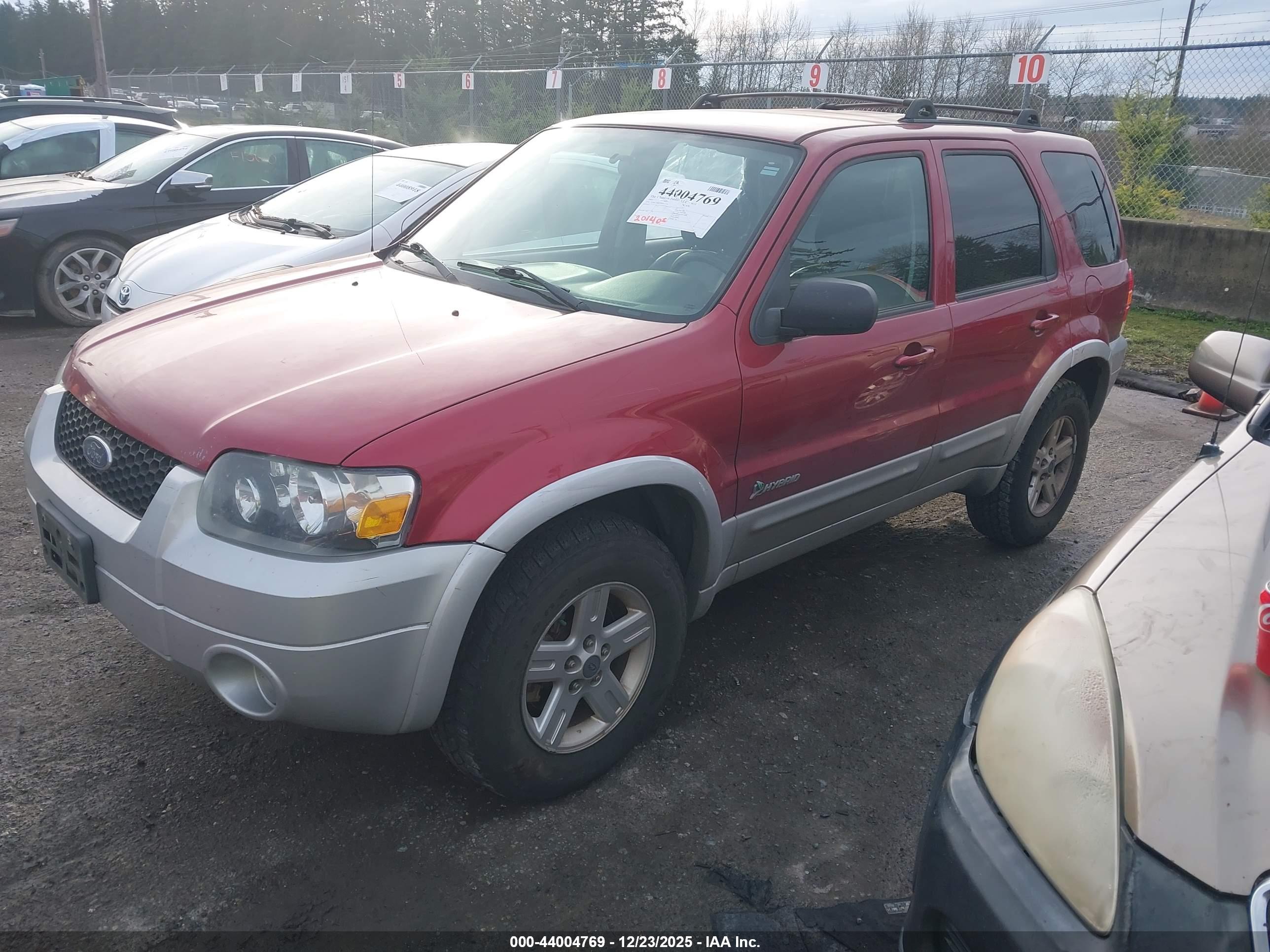 FORD ESCAPE image 2
