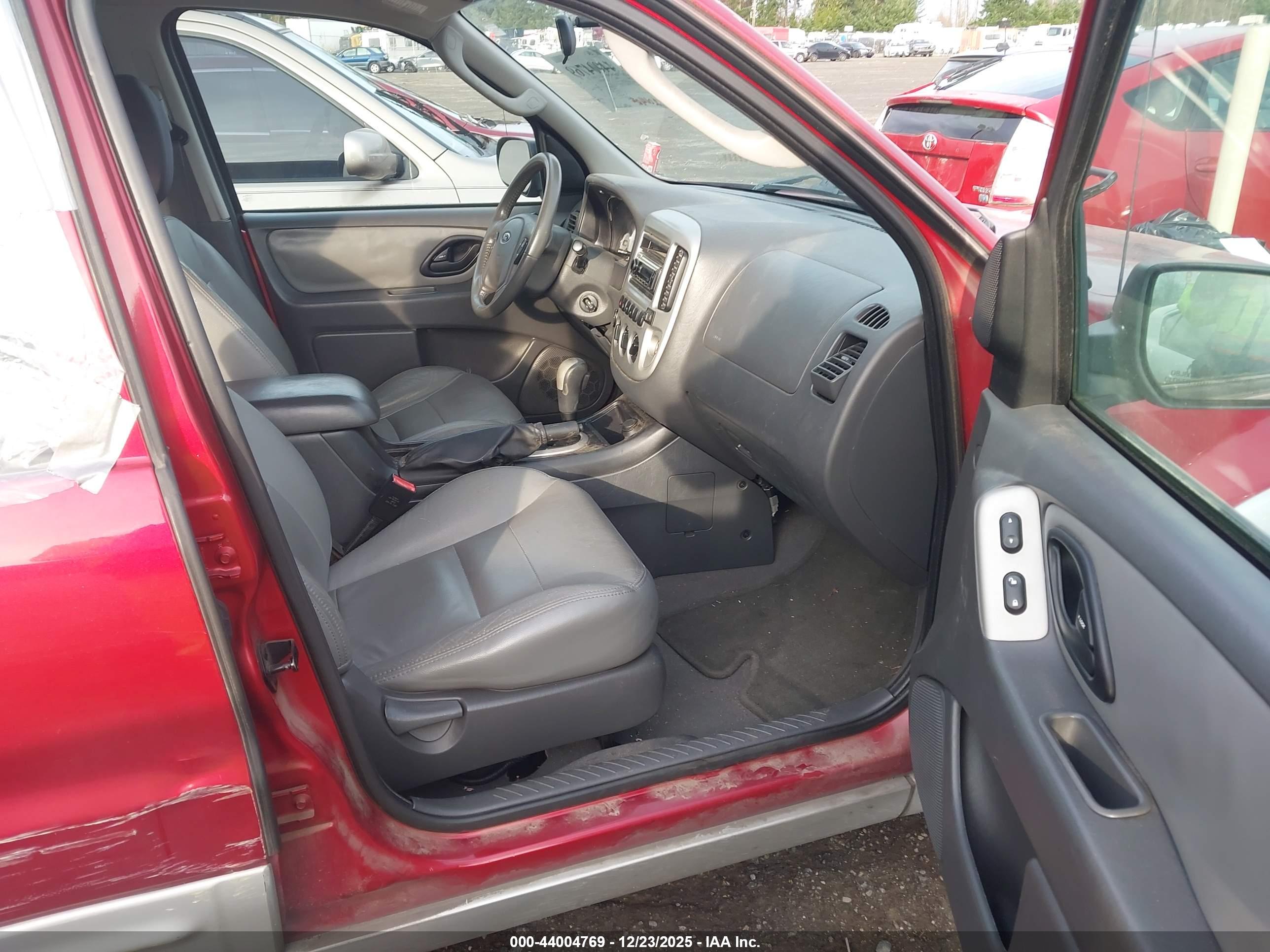 FORD ESCAPE image 5
