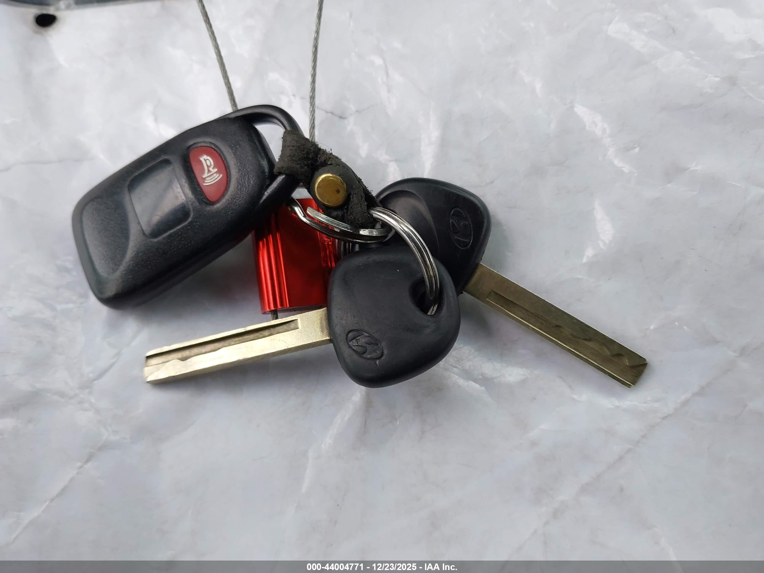 HYUNDAI ACCENT image 11