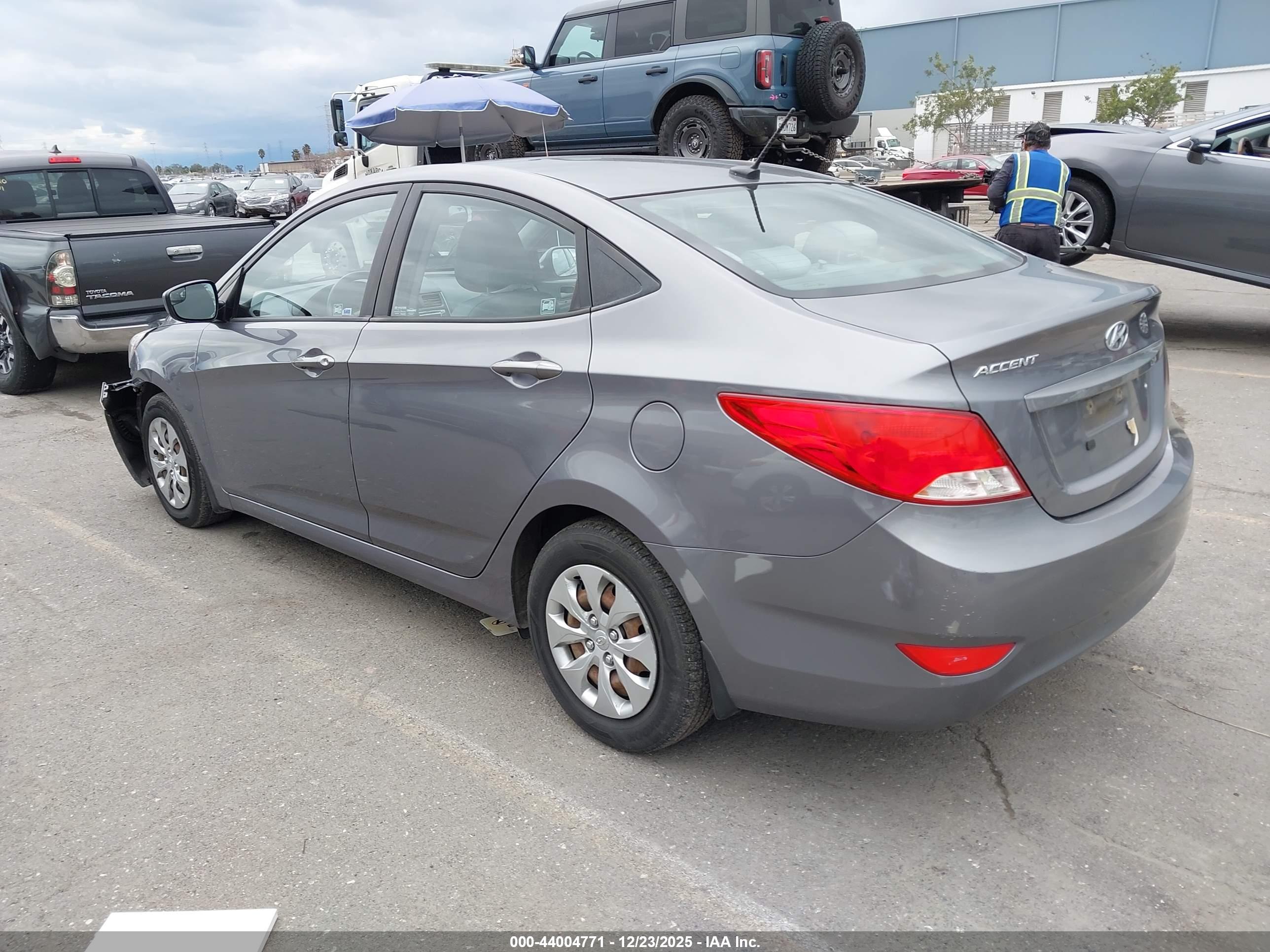 HYUNDAI ACCENT image 3