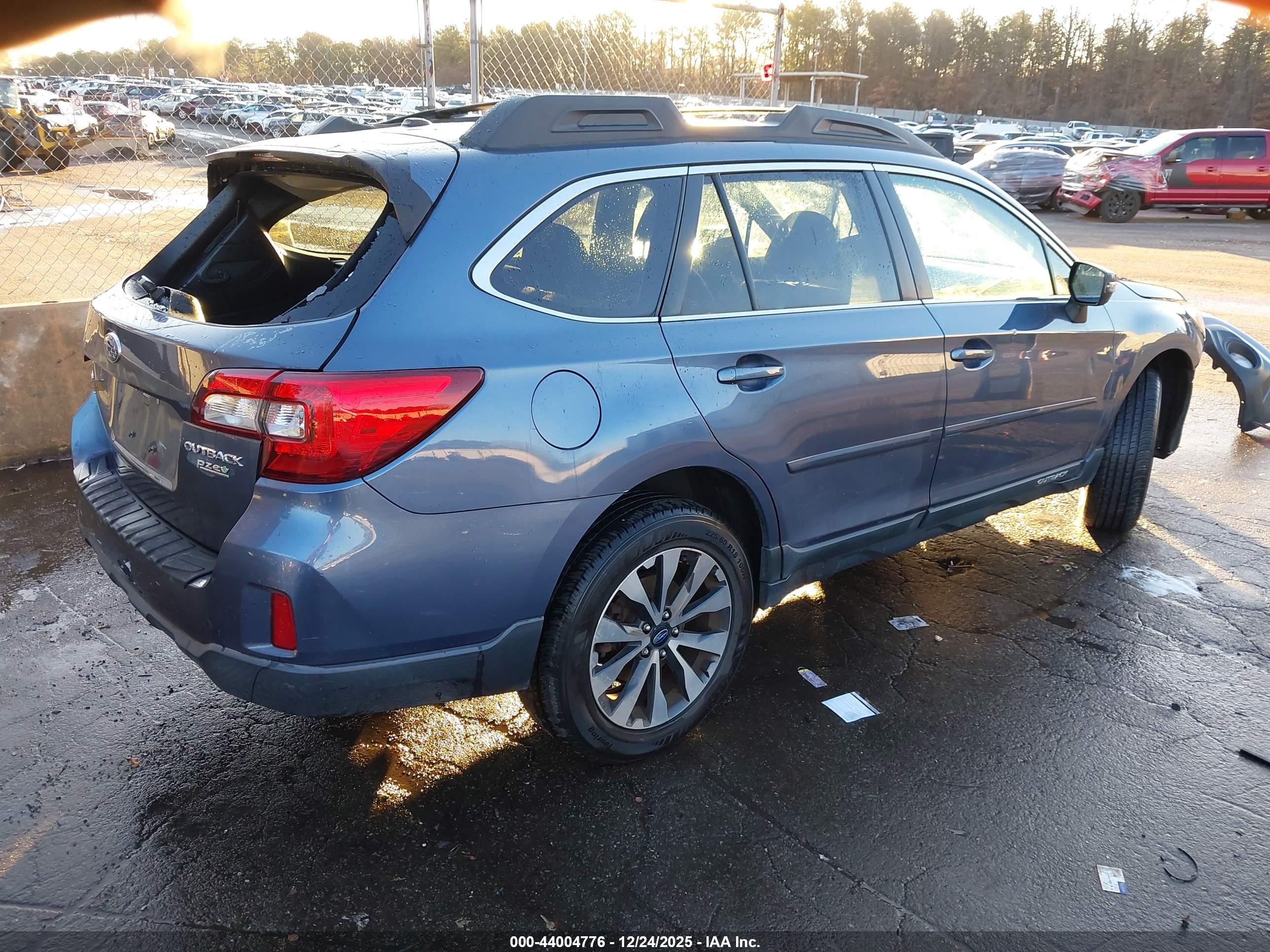 SUBARU OUTBACK image 4