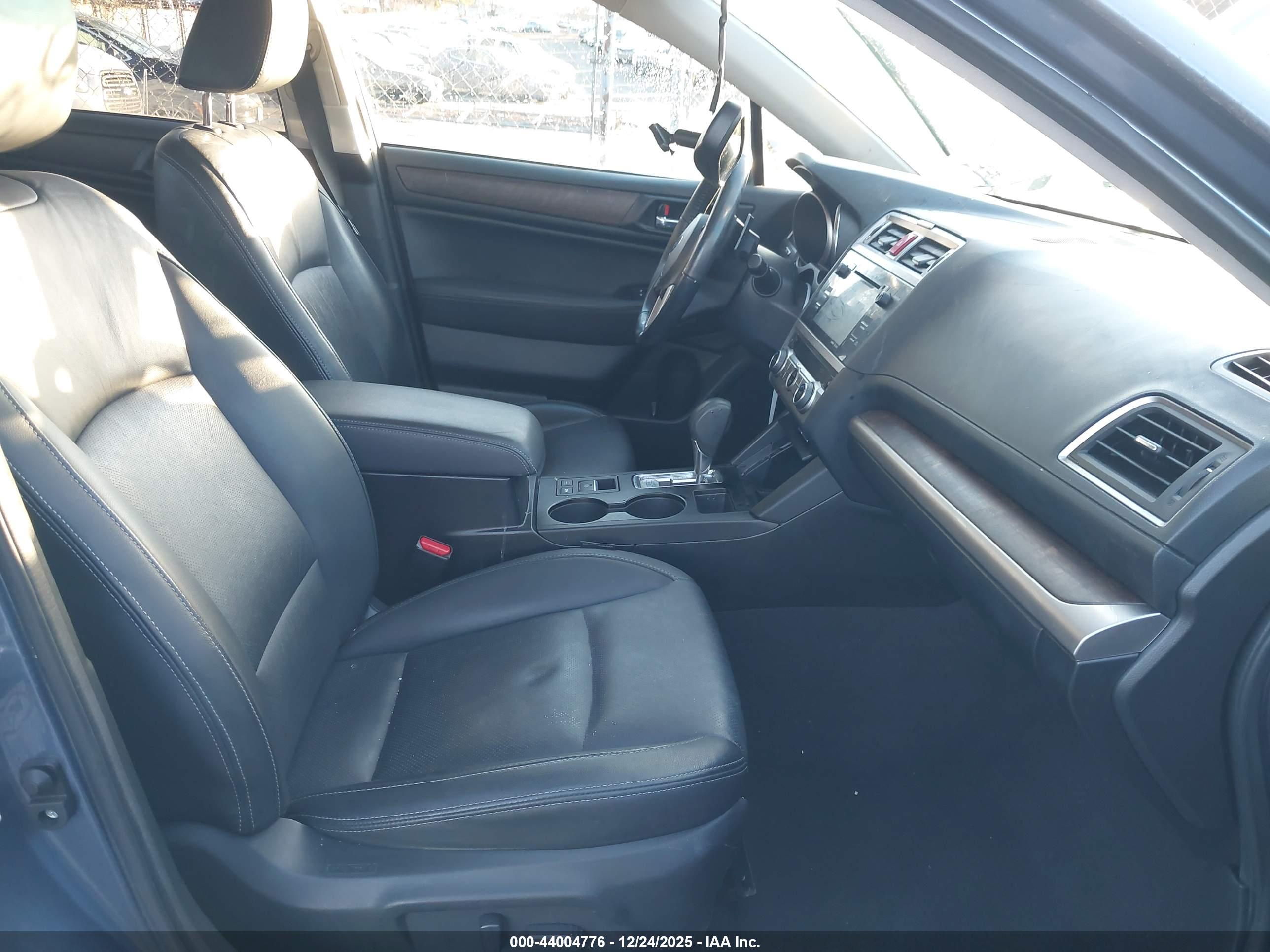 SUBARU OUTBACK image 5