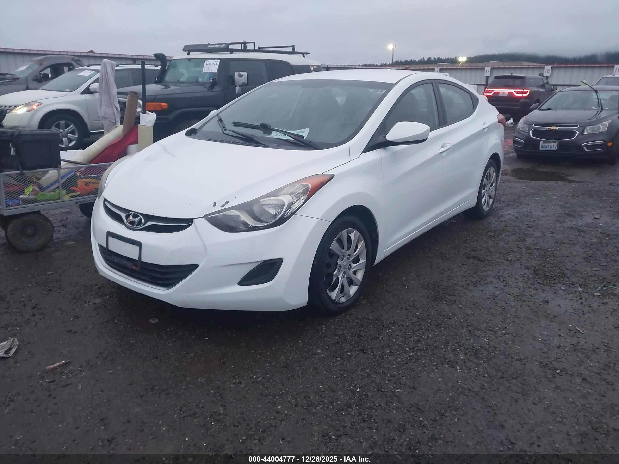 HYUNDAI ELANTRA image 2