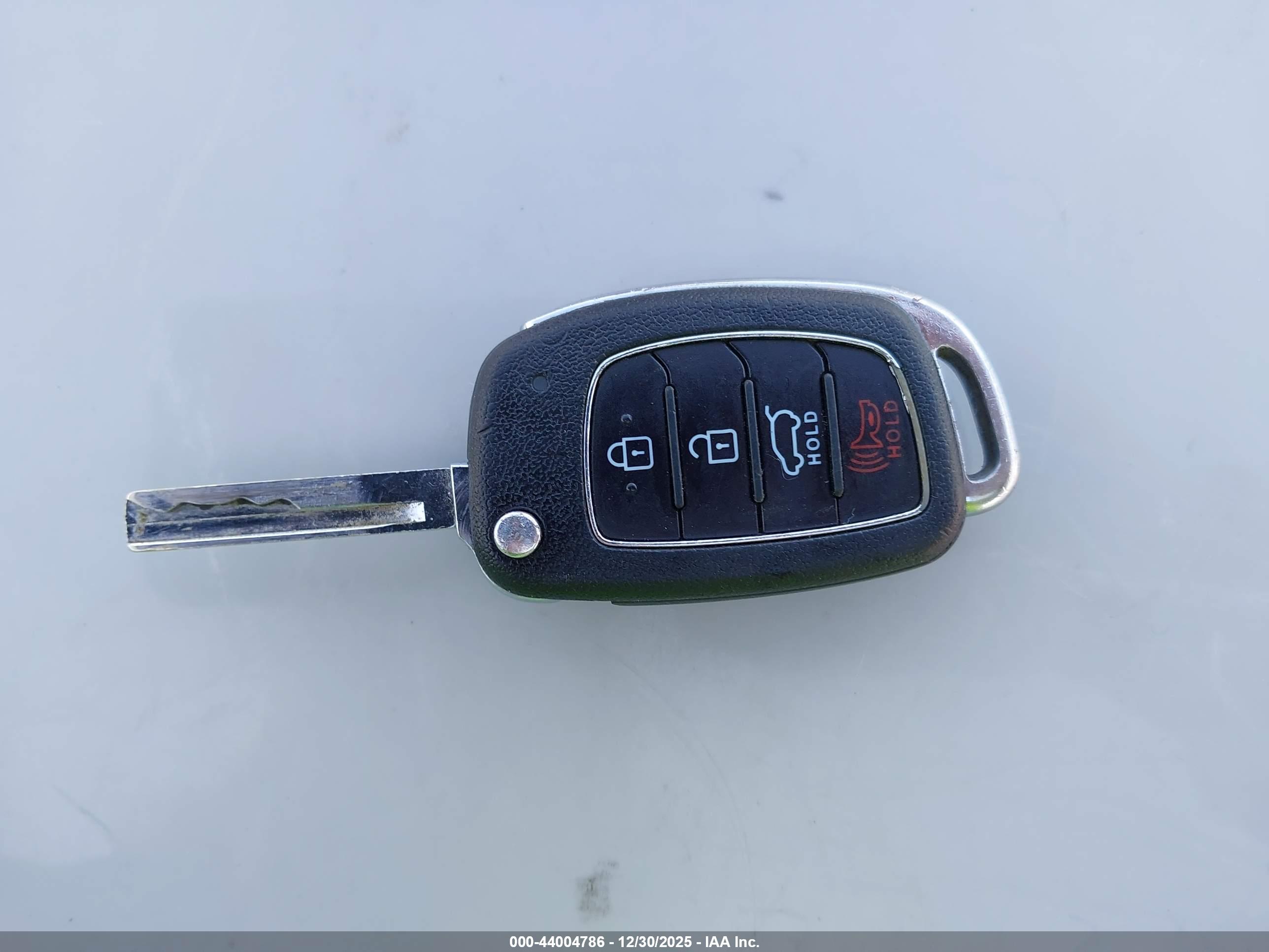 HYUNDAI SANTA image 11