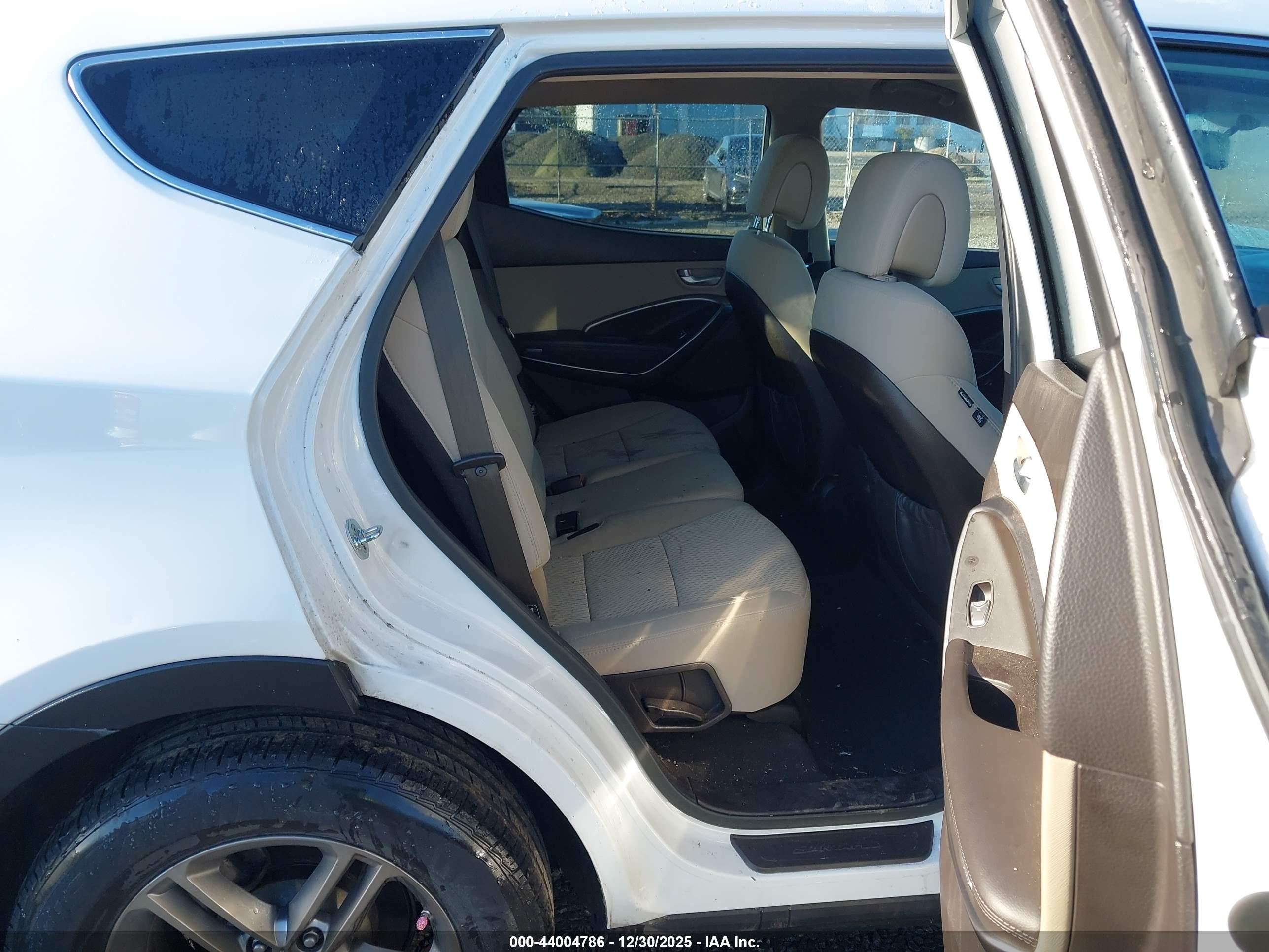 HYUNDAI SANTA image 8