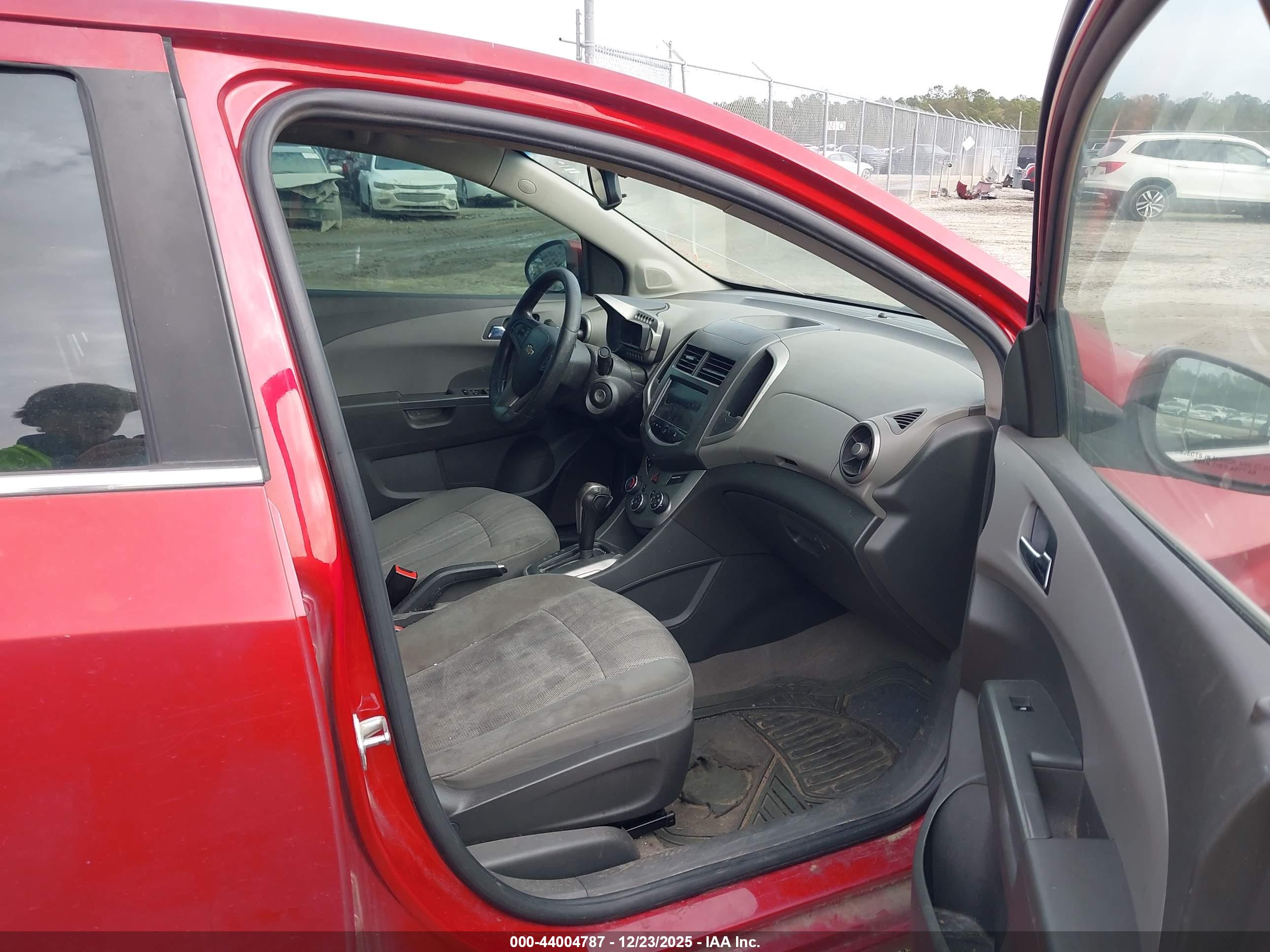 CHEVROLET SONIC image 5