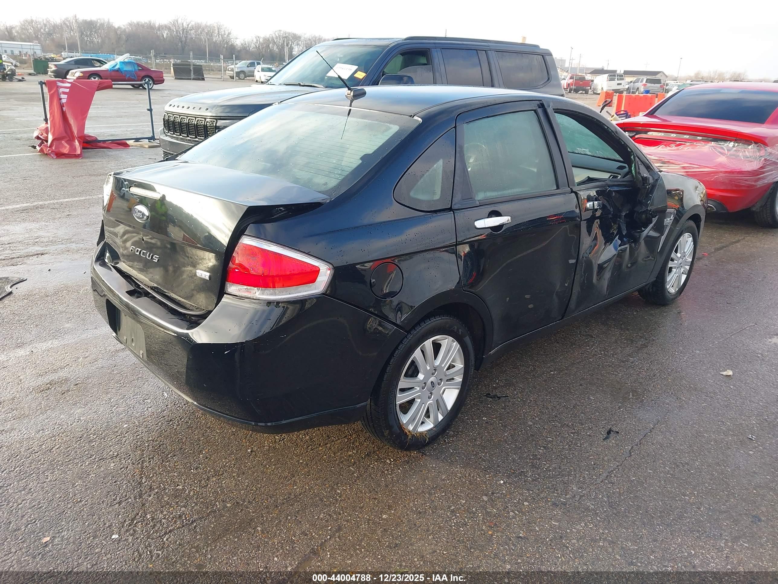 FORD FOCUS image 4