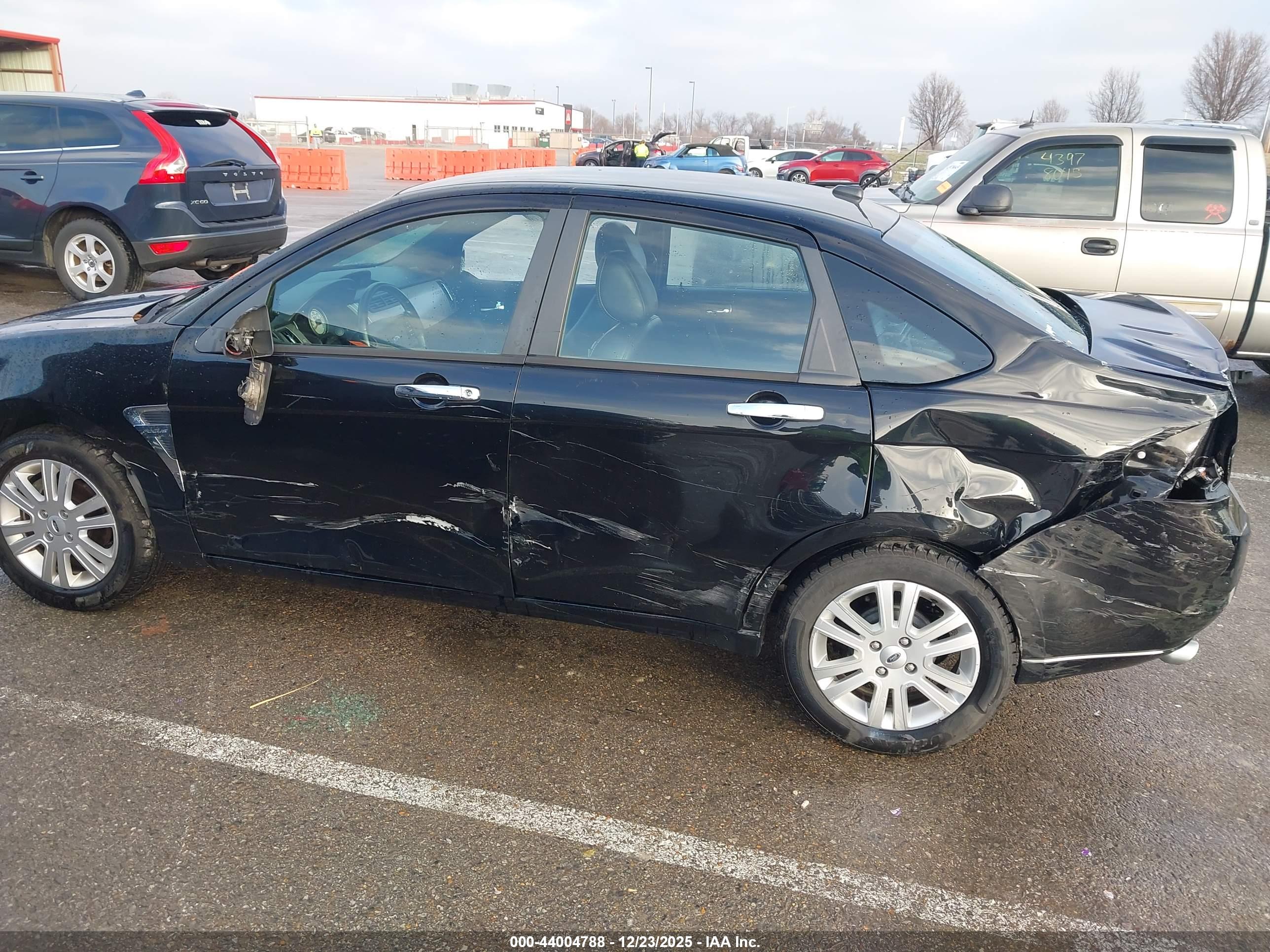 FORD FOCUS image 6
