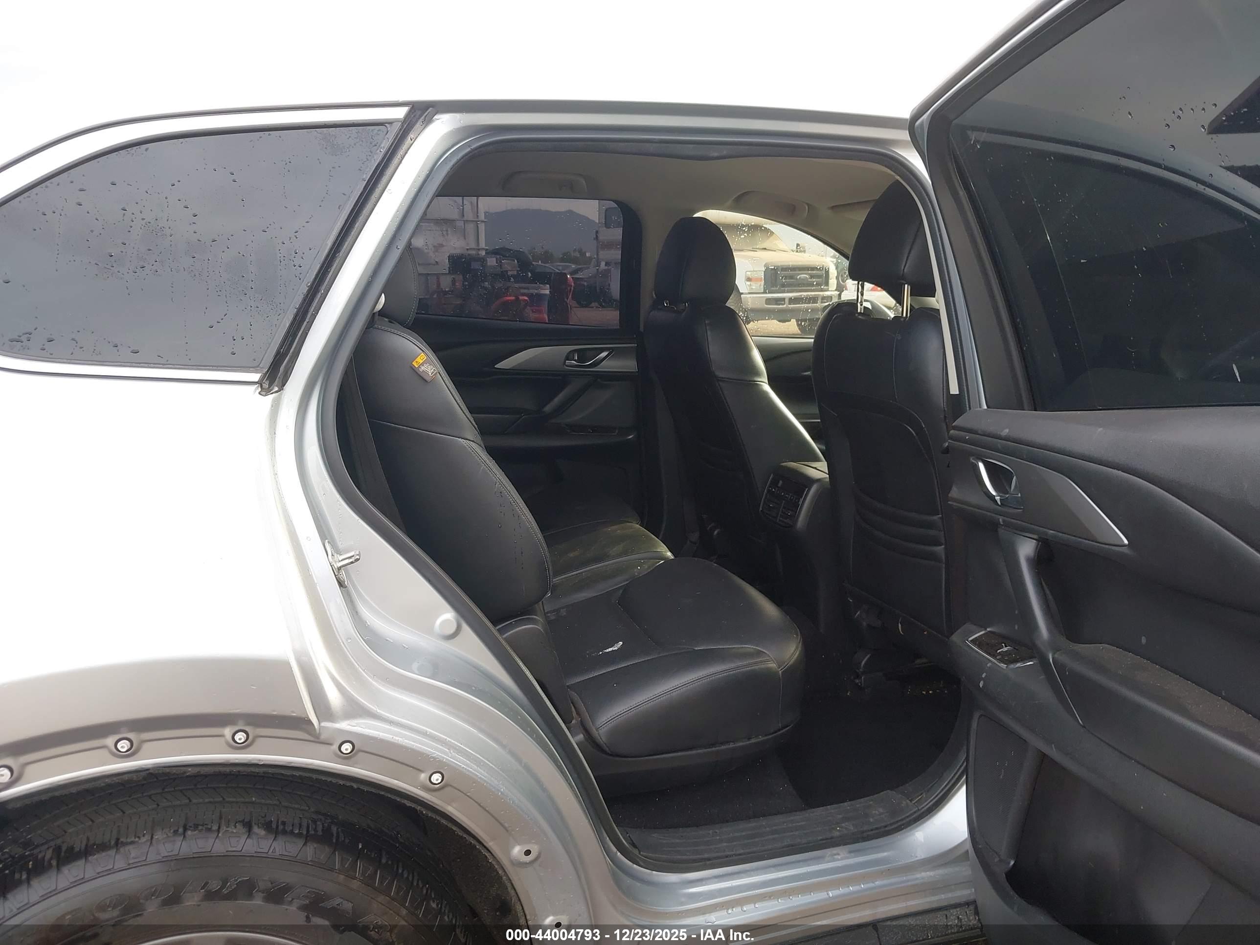 MAZDA CX-9 image 8