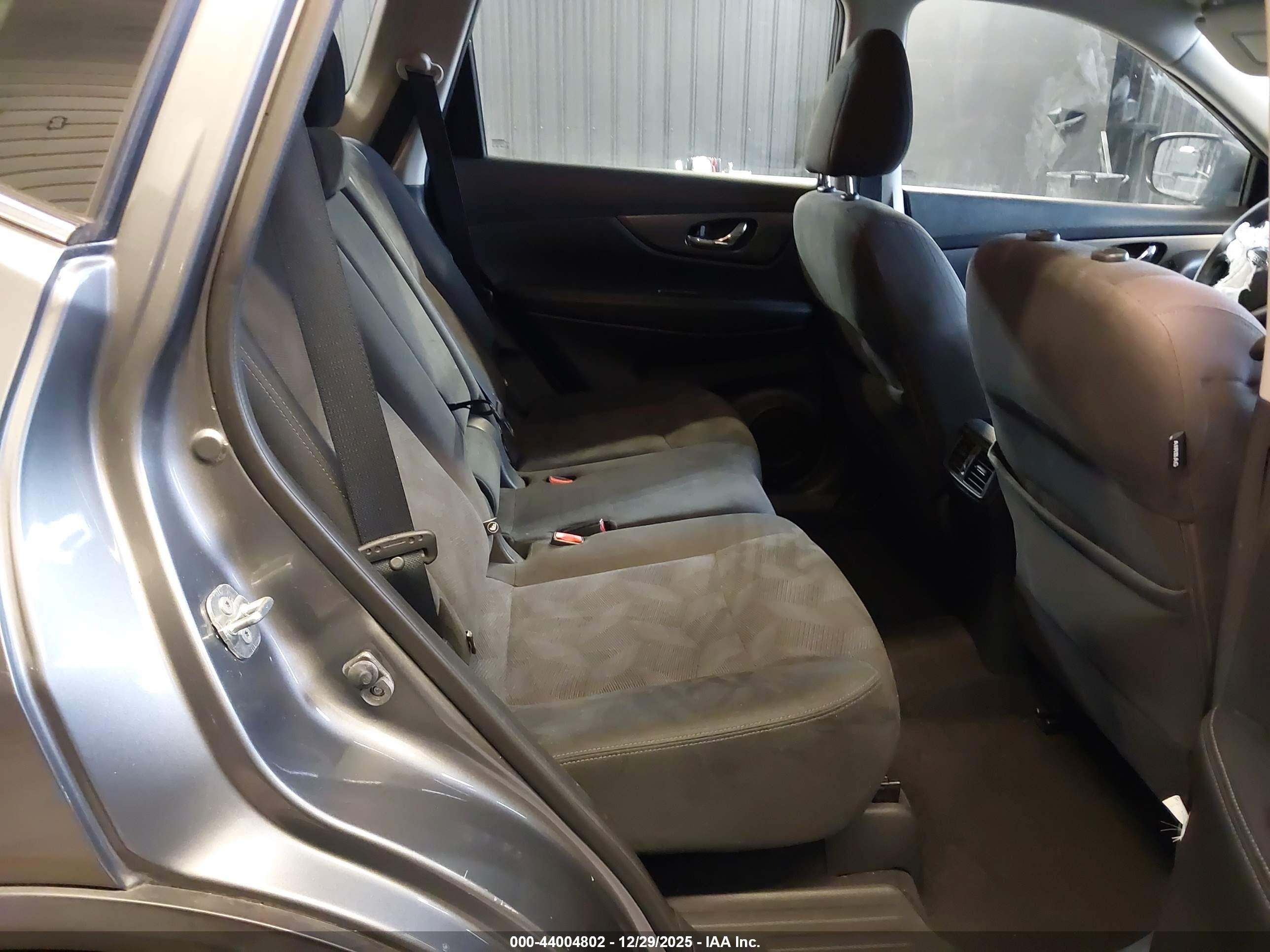 NISSAN ROGUE image 8
