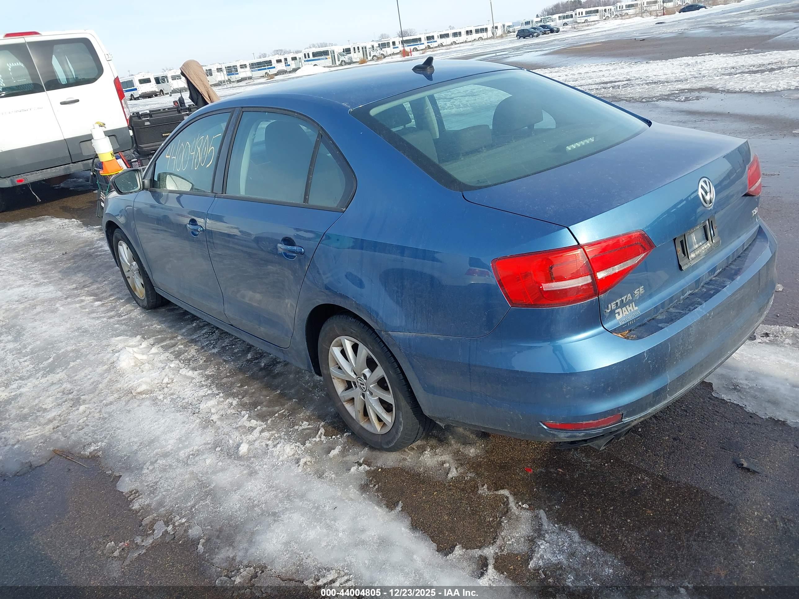 VOLKSWAGEN JETTA image 3