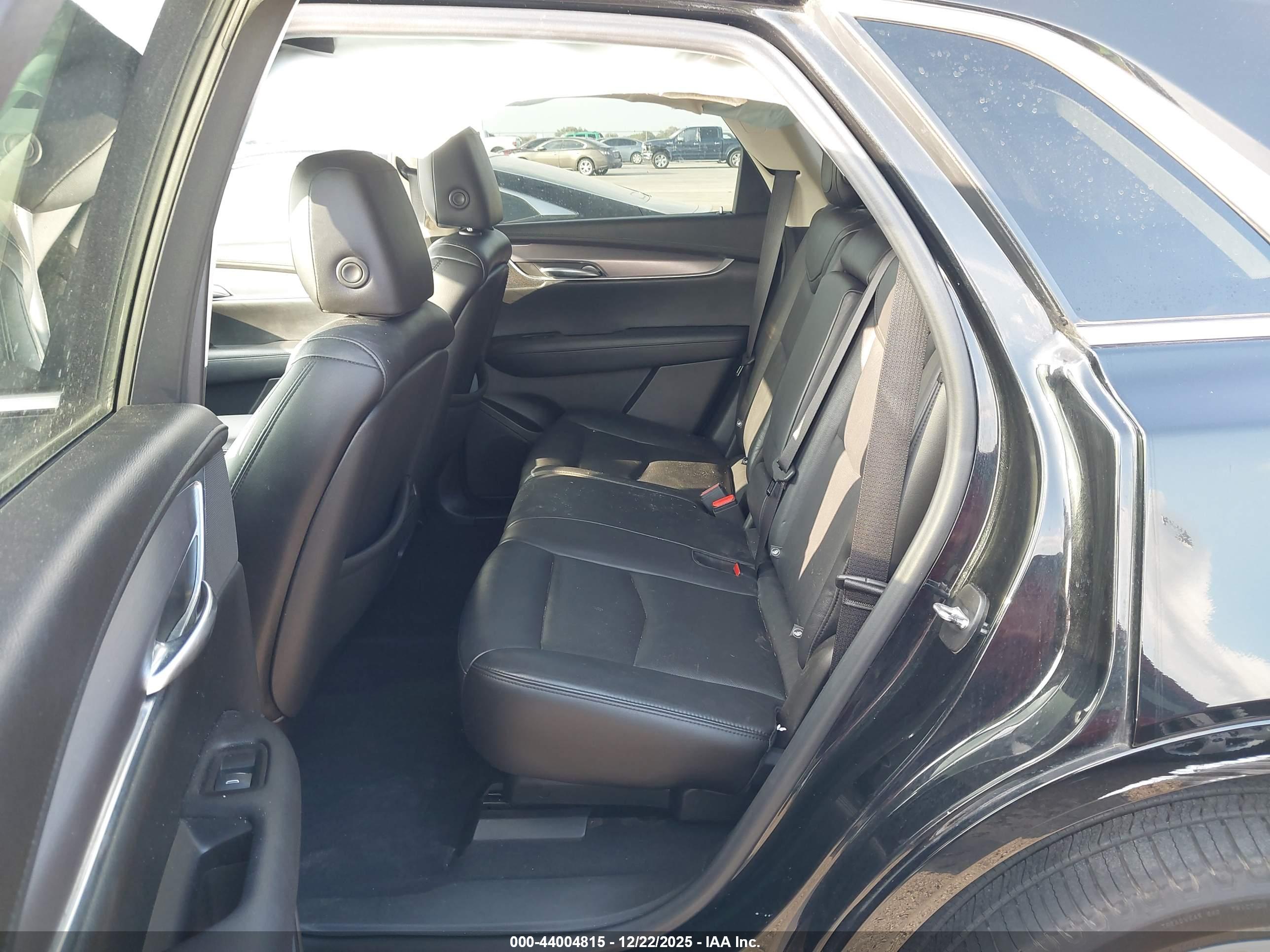 CADILLAC XT5 image 8