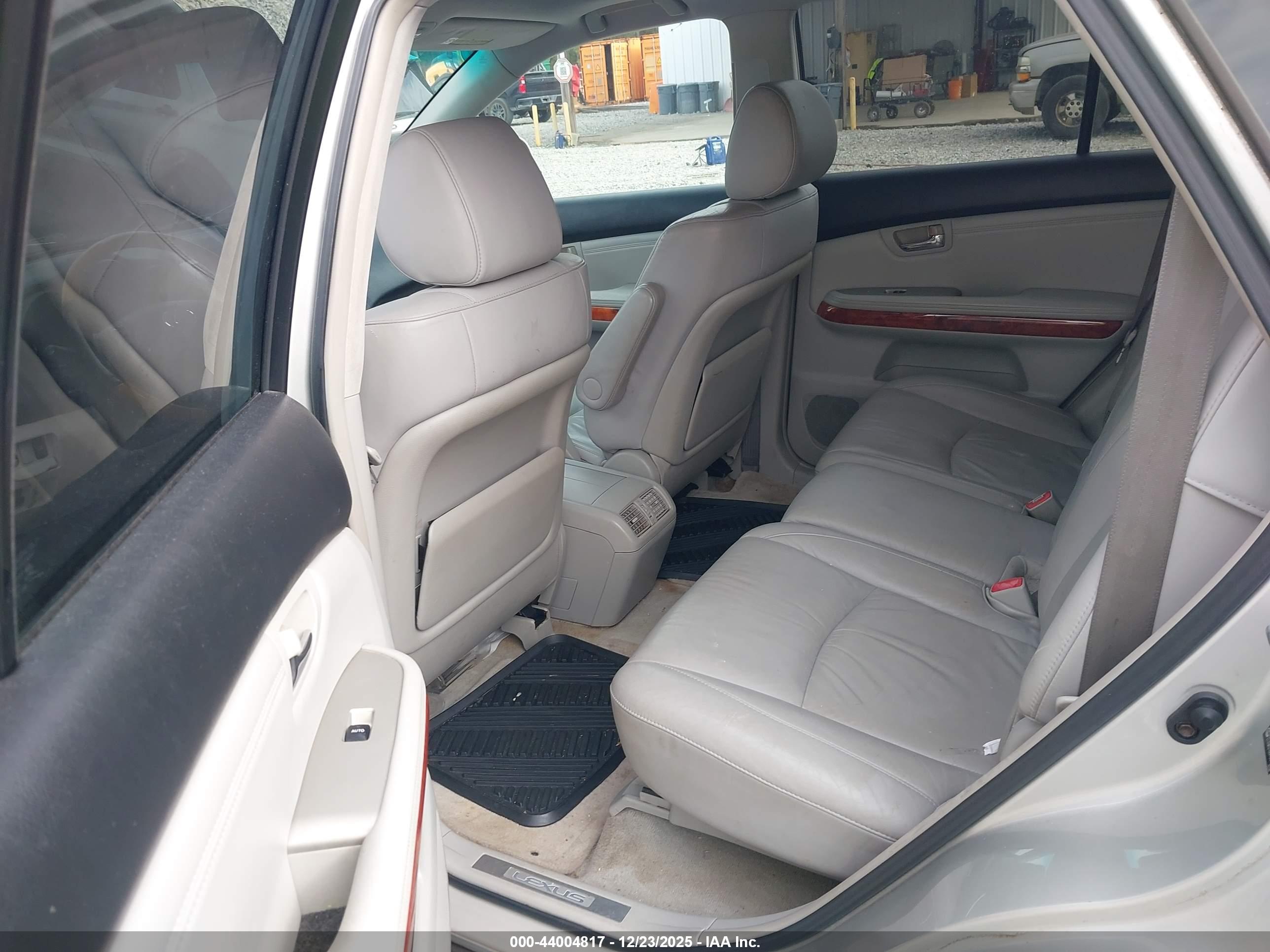 LEXUS RX image 8