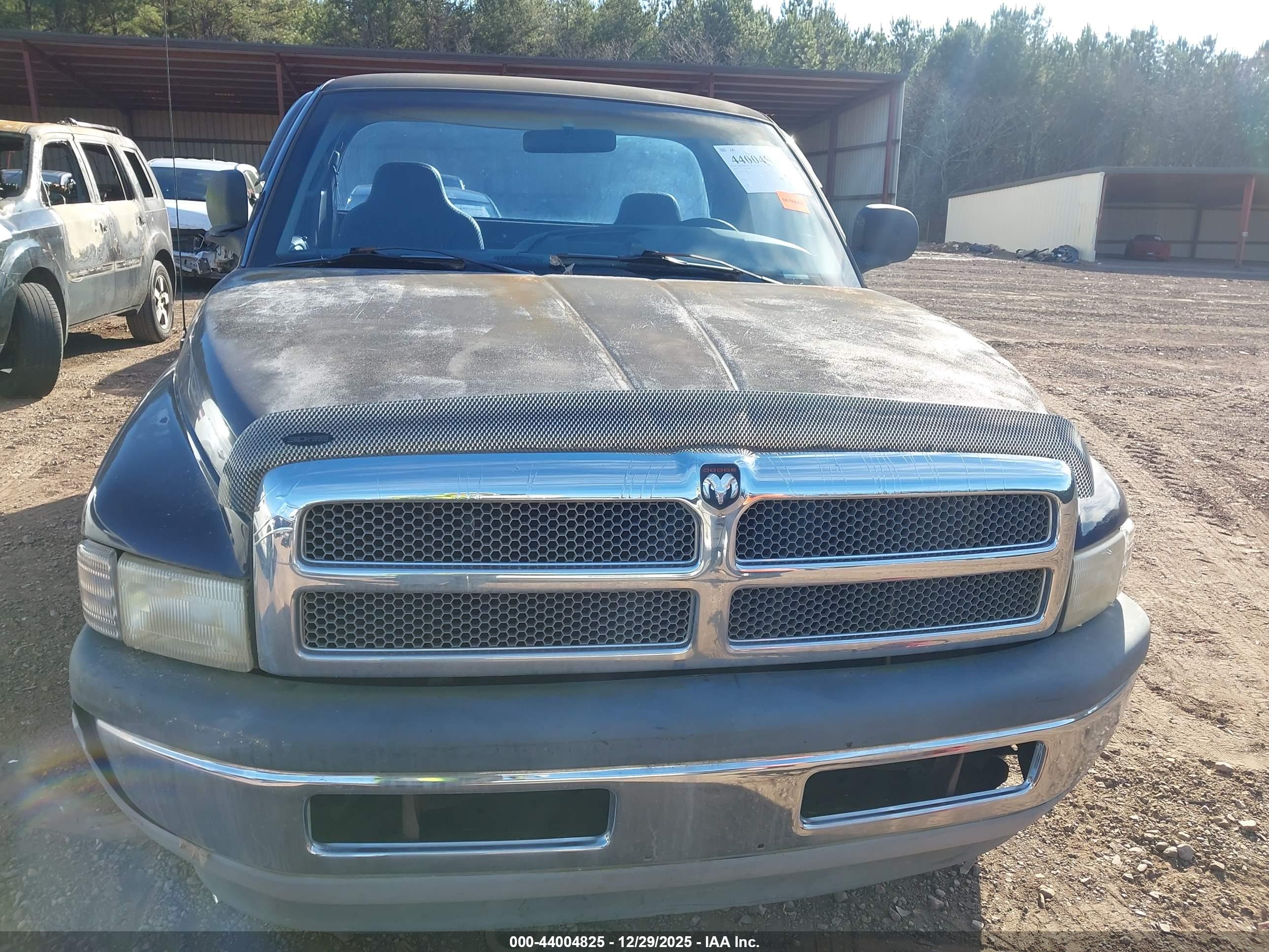 DODGE RAM image 6