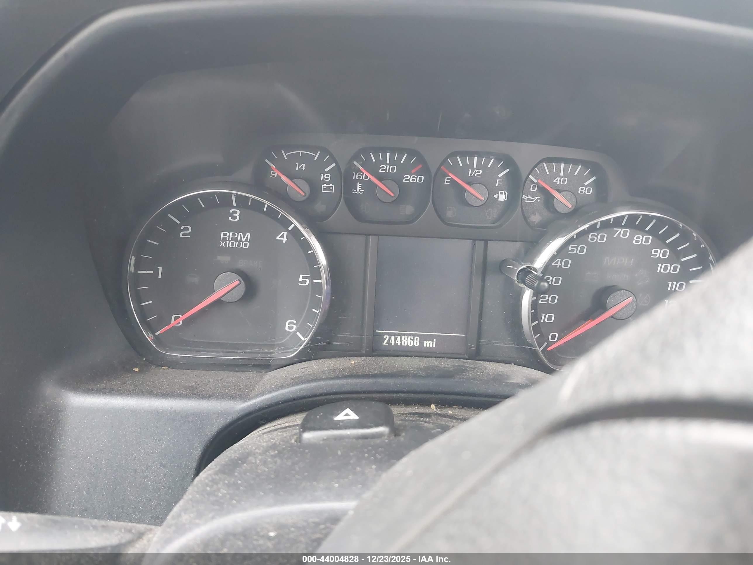 CHEVROLET SILVERADO image 7