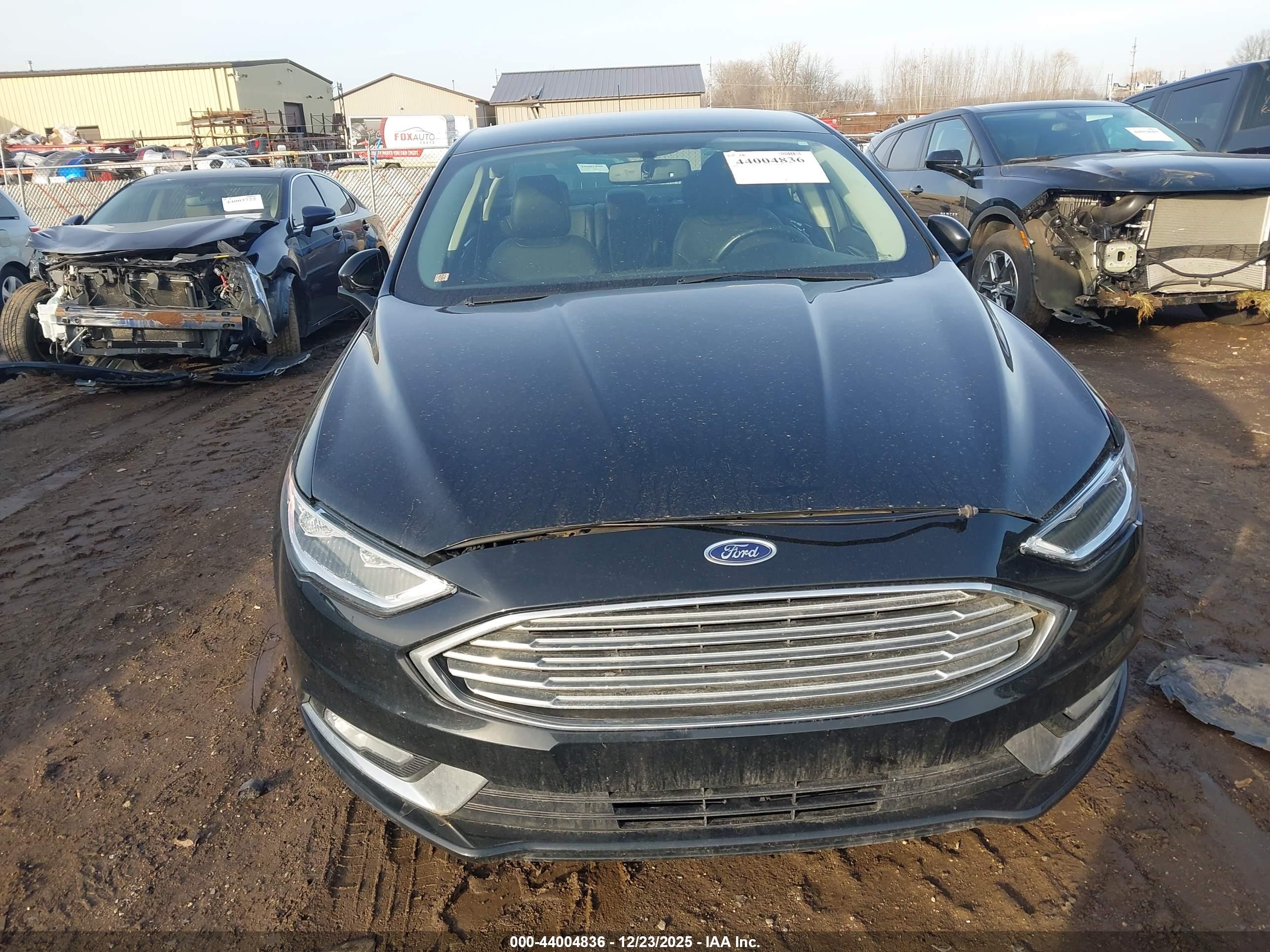 FORD FUSION image 6