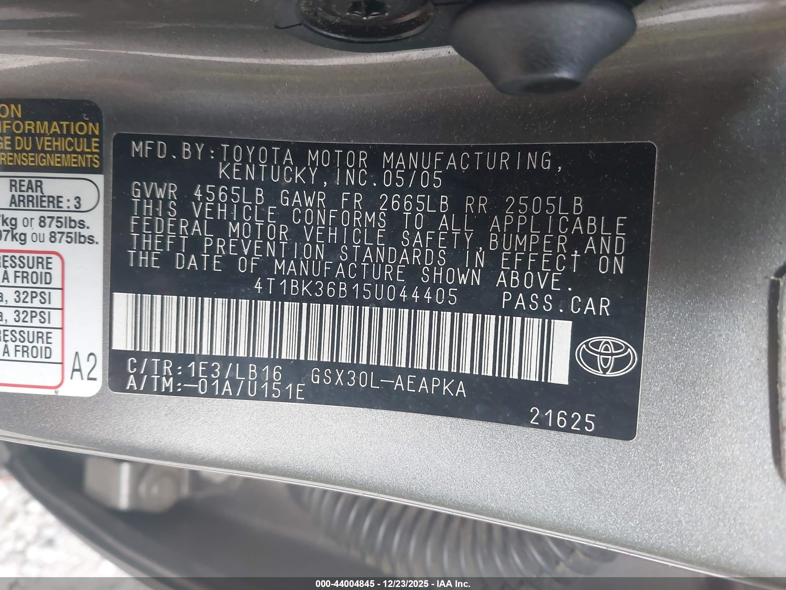 TOYOTA AVALON image 9