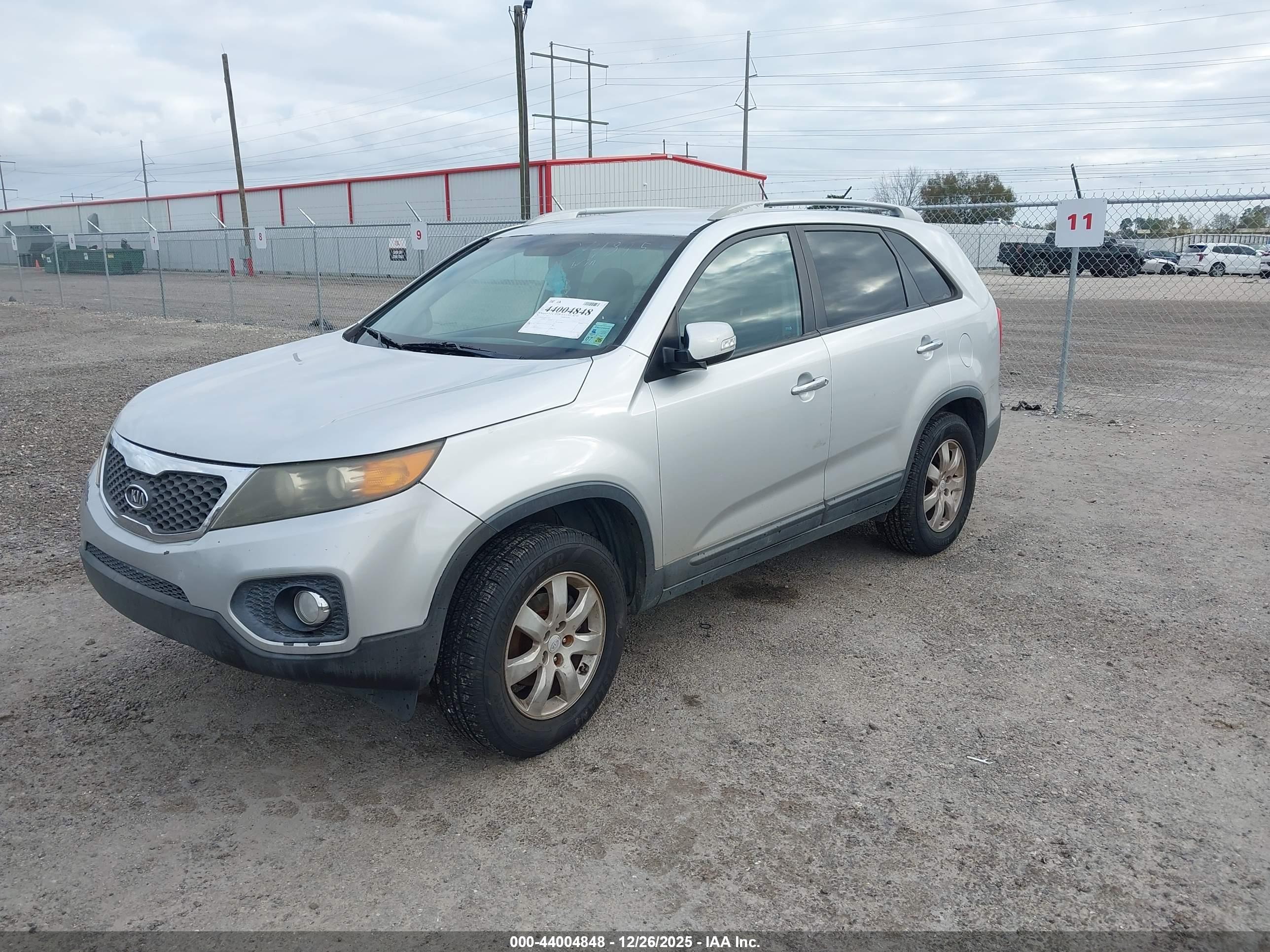 KIA SORENTO image 2