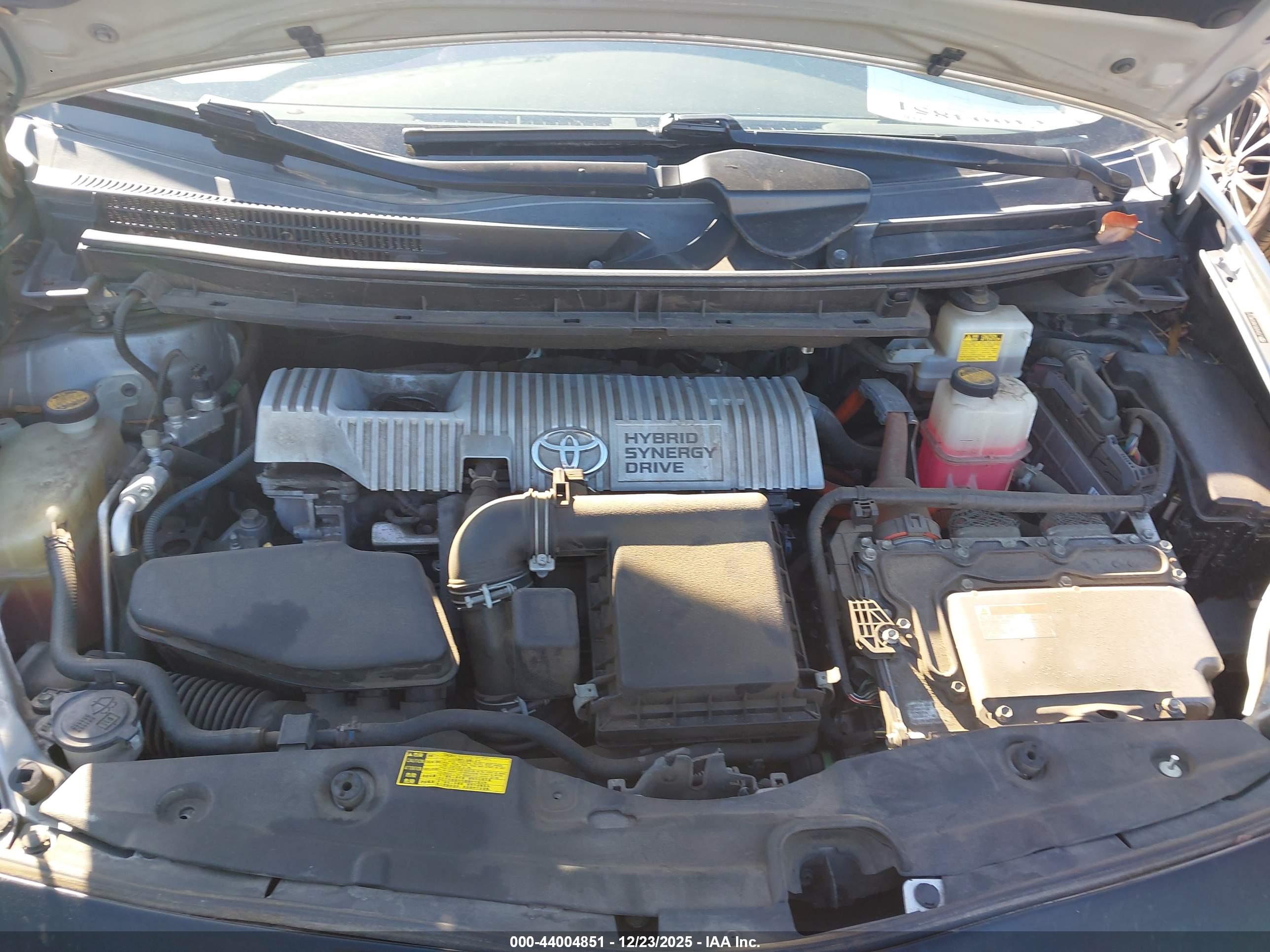 TOYOTA PRIUS image 10