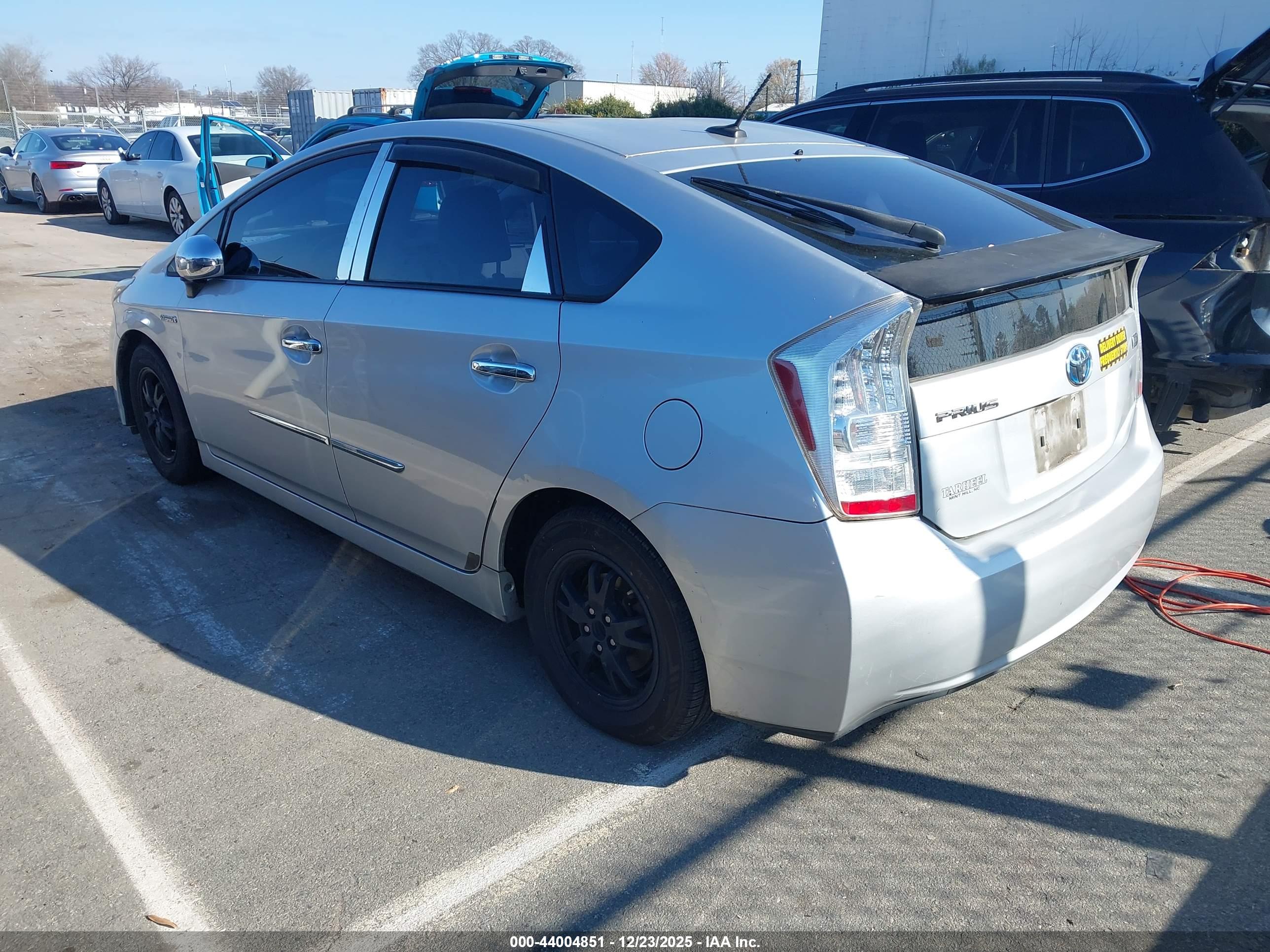 TOYOTA PRIUS image 3